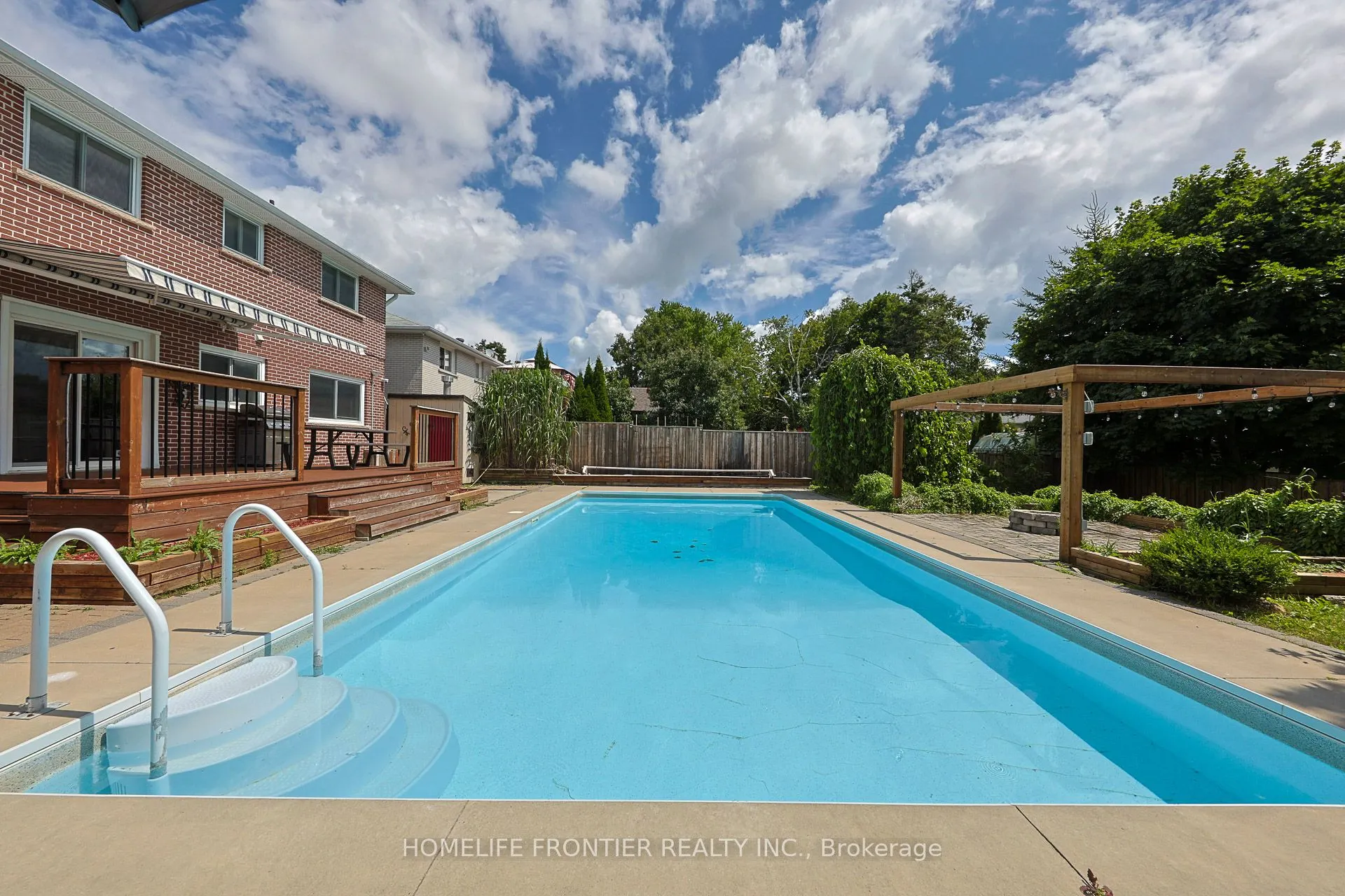 267 Grove Street E