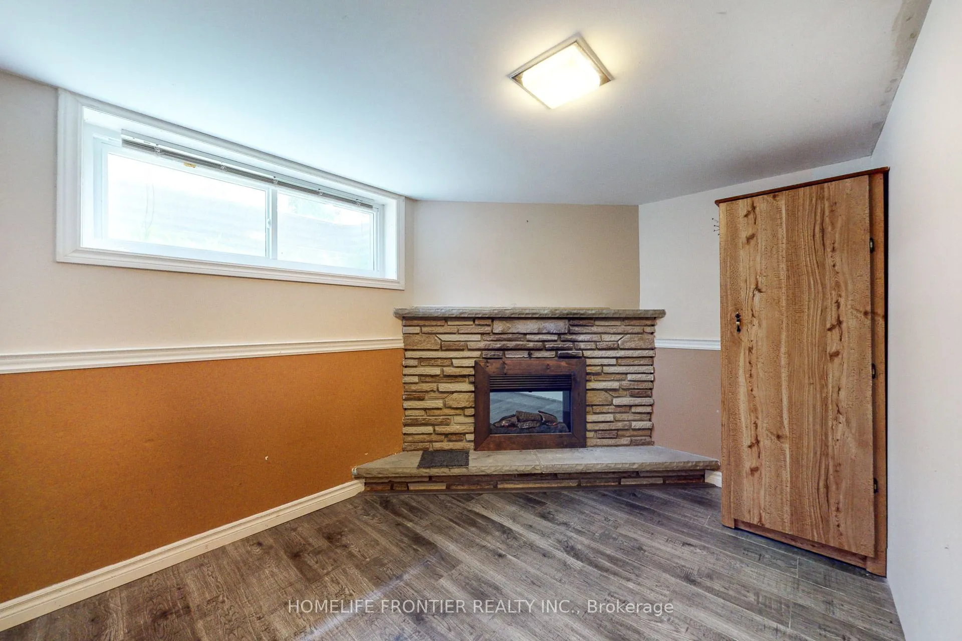 267 Grove Street E