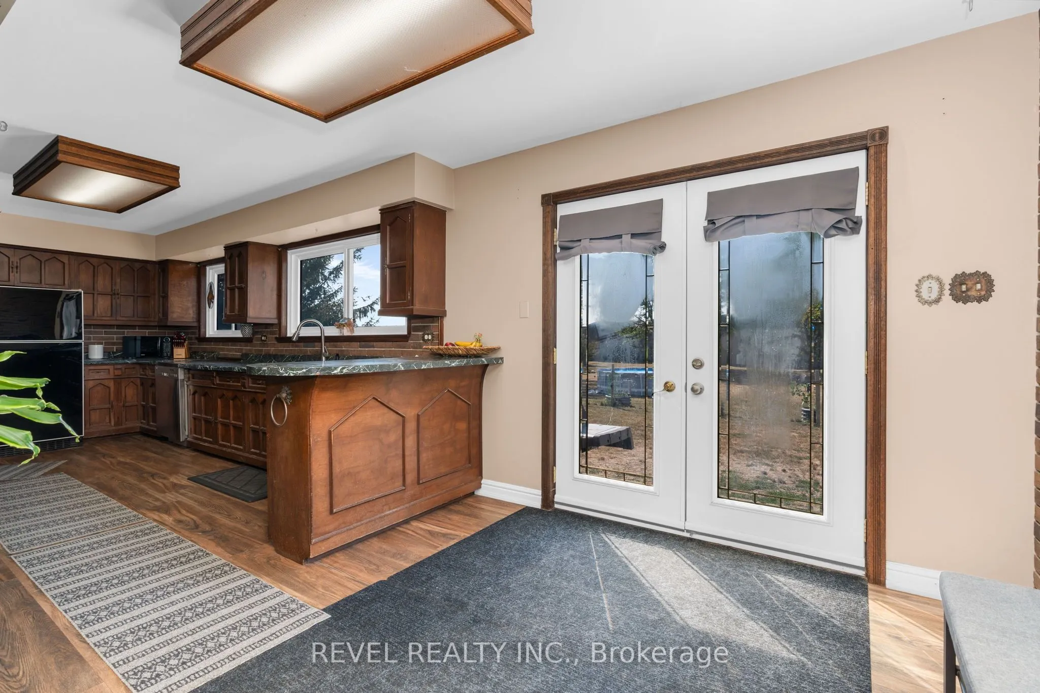 5375 Conc 9 Sunnidale Concession