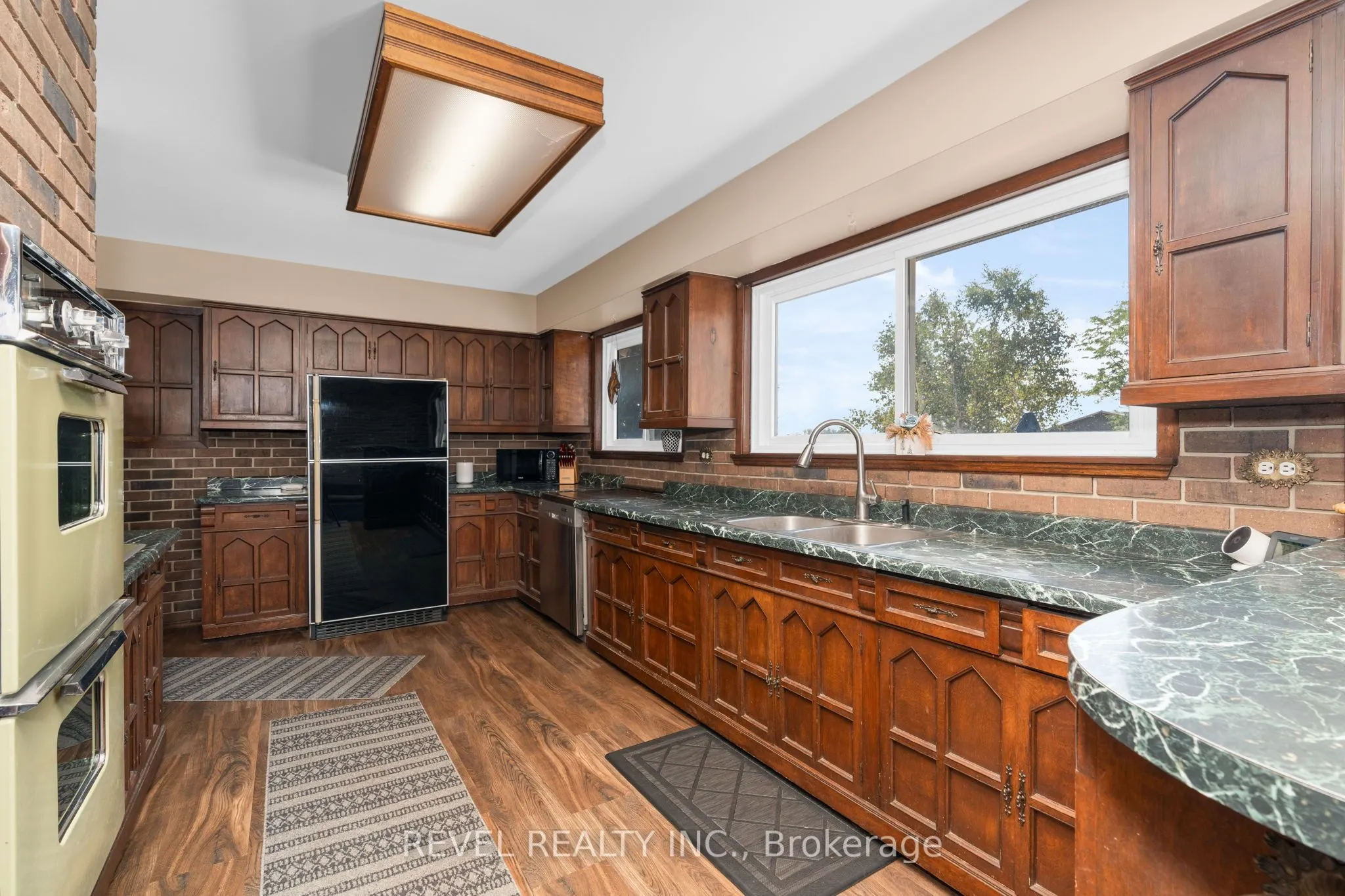 5375 Conc 9 Sunnidale Concession