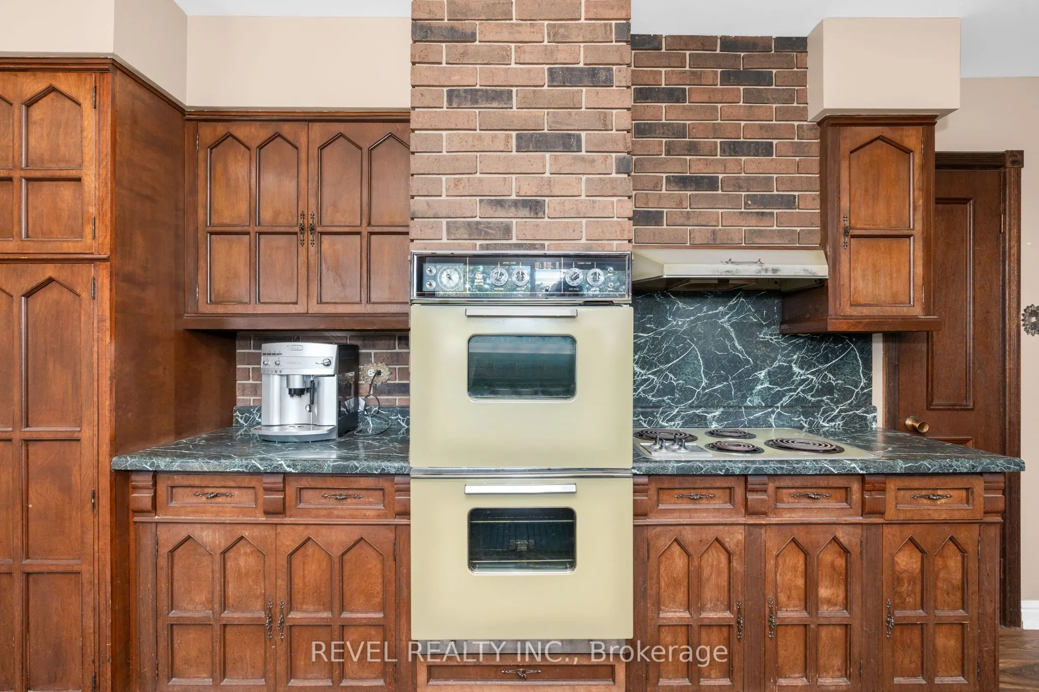 5375 Conc 9 Sunnidale Concession