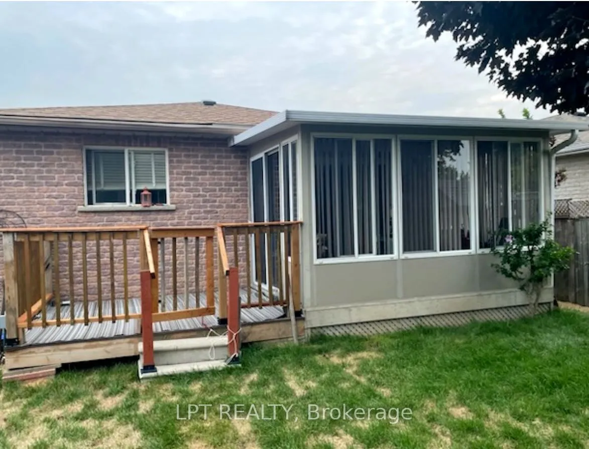 69 Simcoe Street