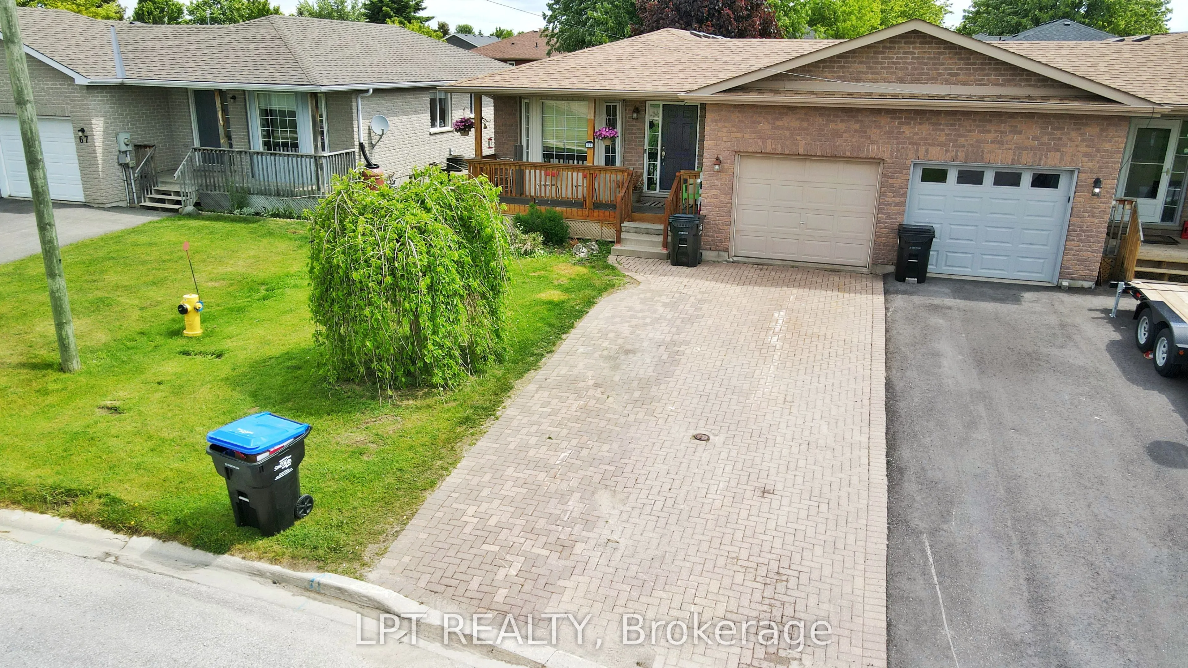69 Simcoe Street