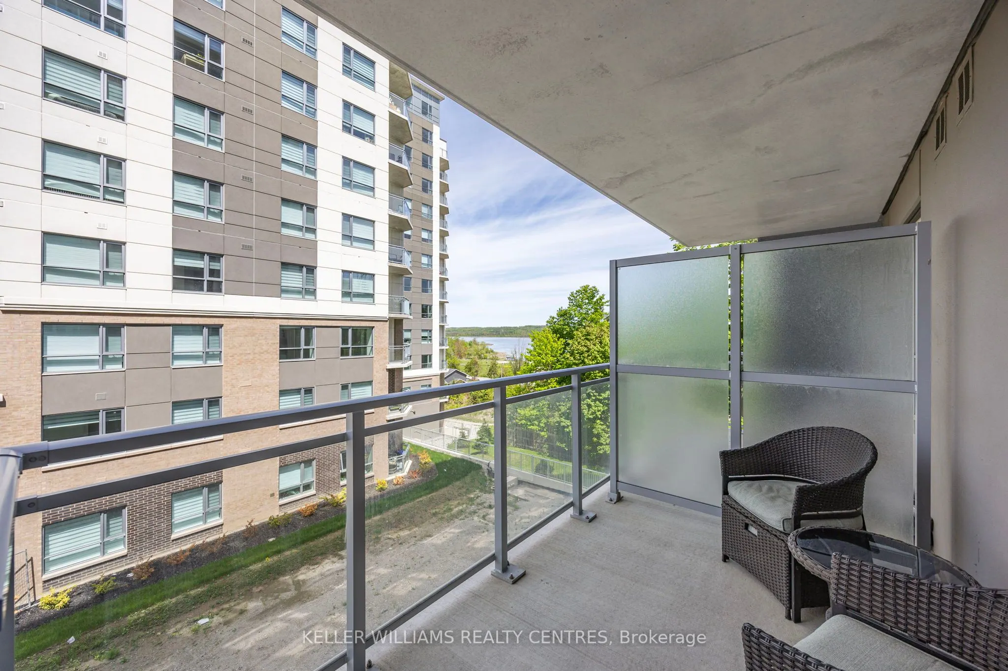 58 Lakeside Terrace, #303