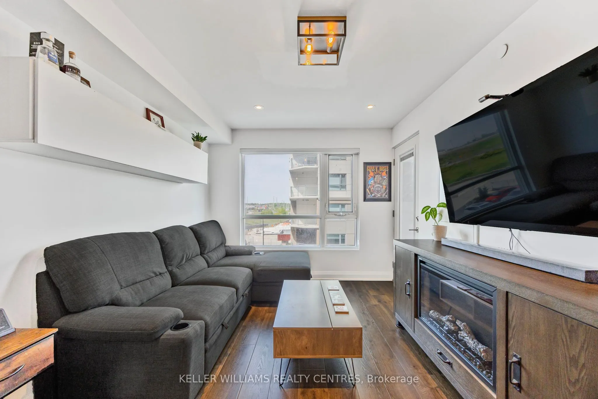 58 Lakeside Terrace, #303