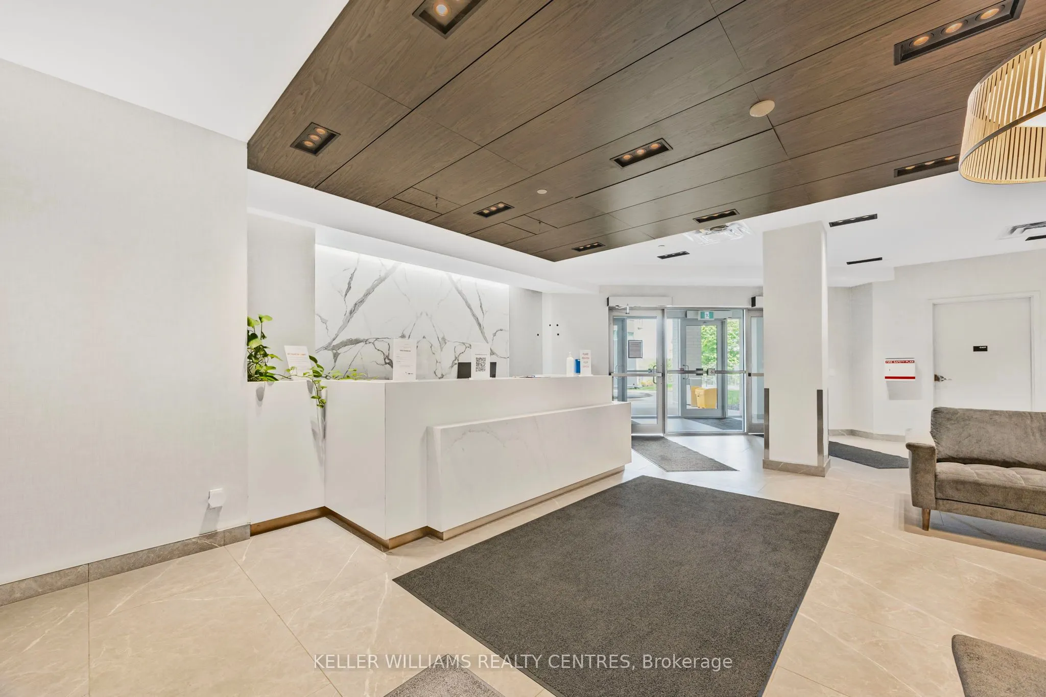 58 Lakeside Terrace, #303