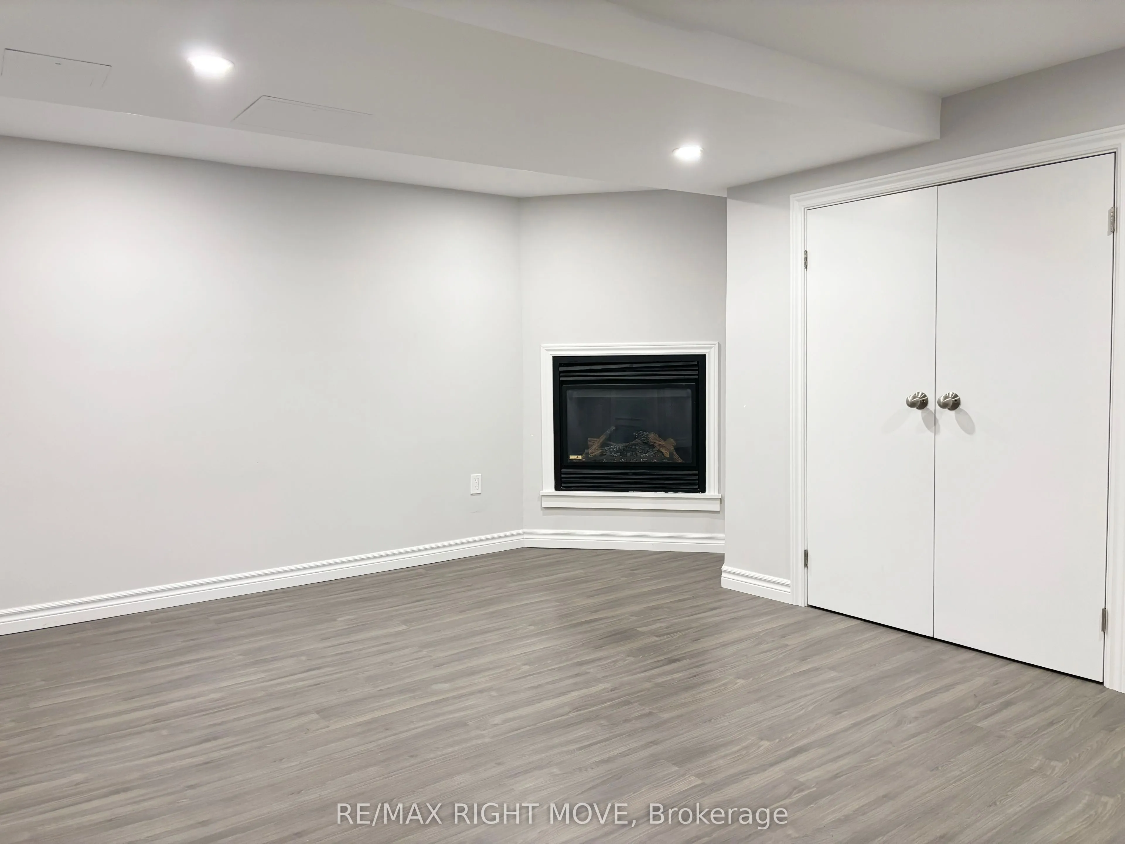 12 Dalton Crescent N, #B