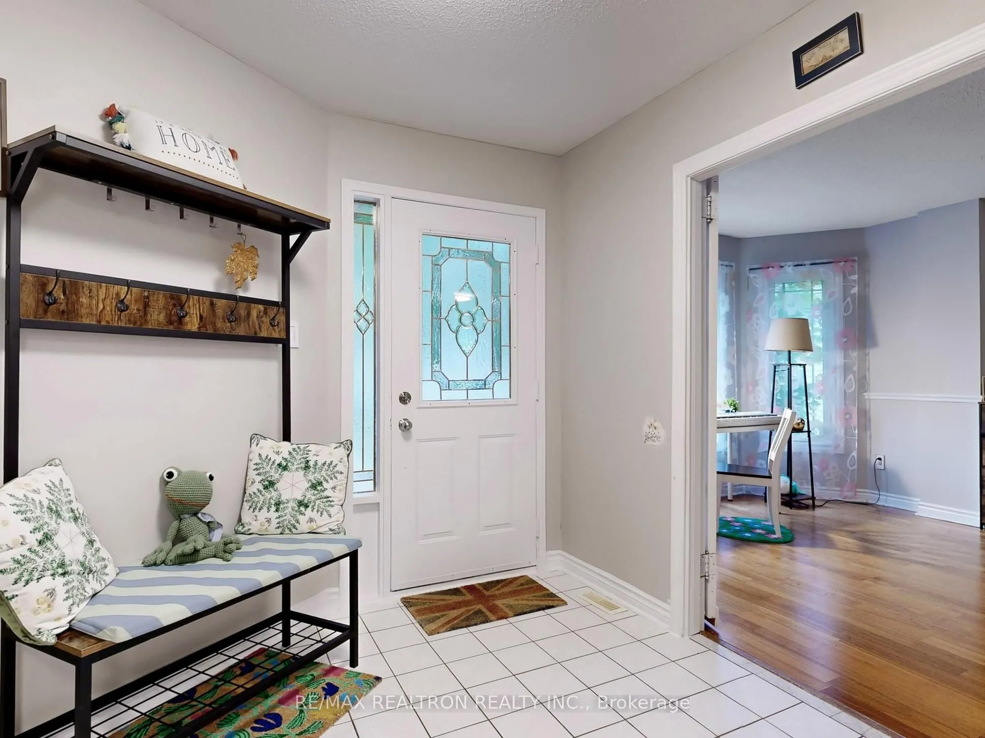 27 Moore Place, #Main & 2nd Flr