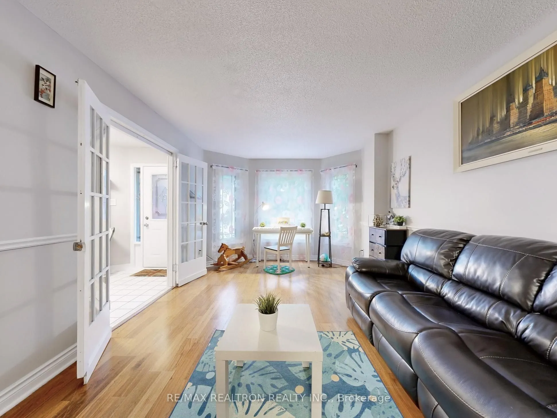27 Moore Place, #Main & 2nd Flr