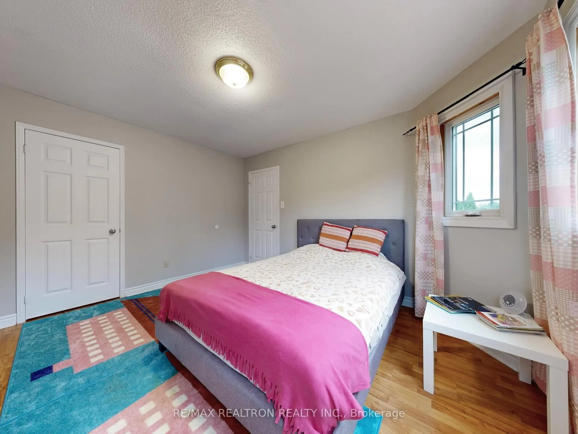 27 Moore Place, #Main & 2nd Flr