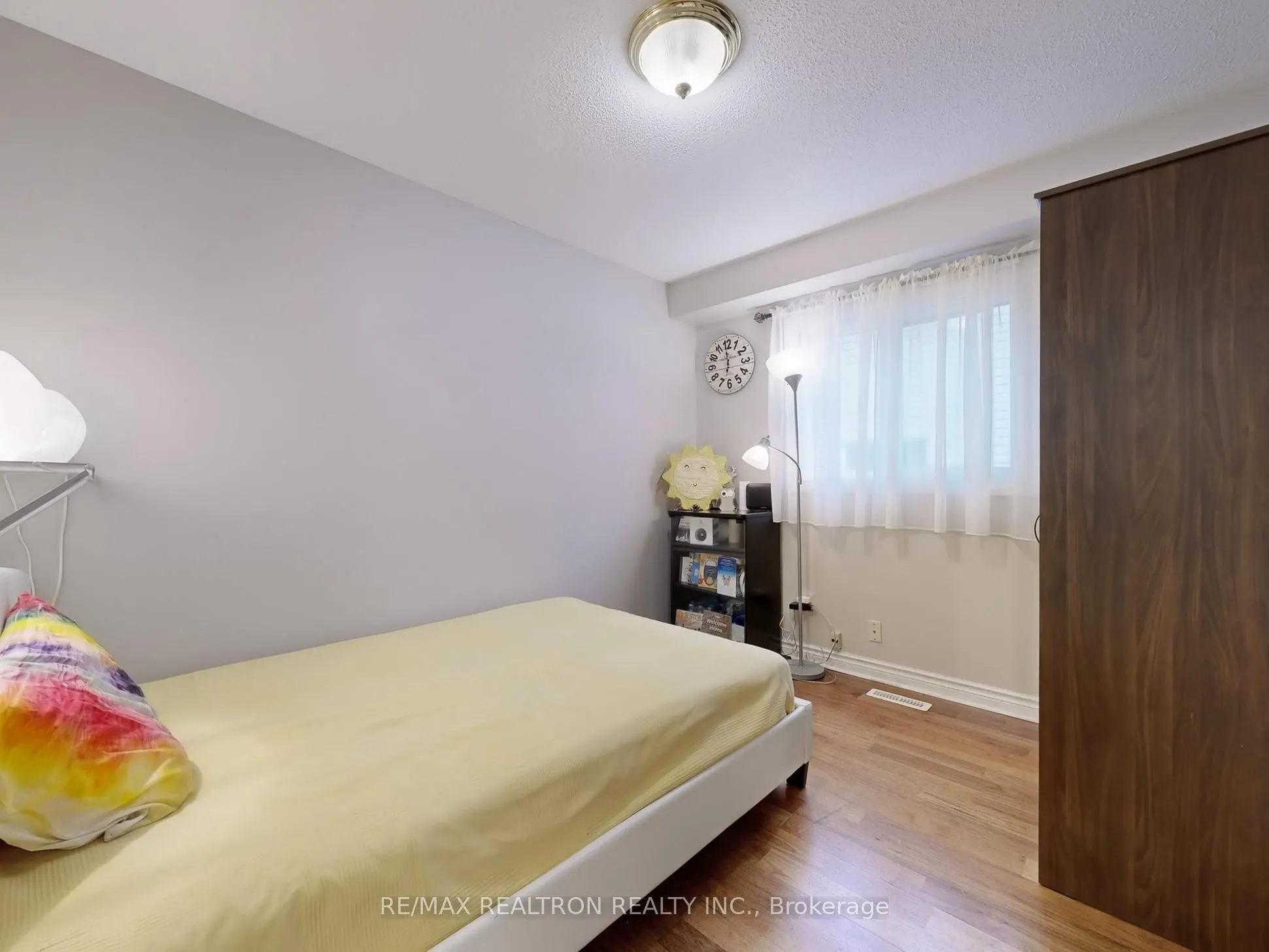 27 Moore Place, #Main & 2nd Flr