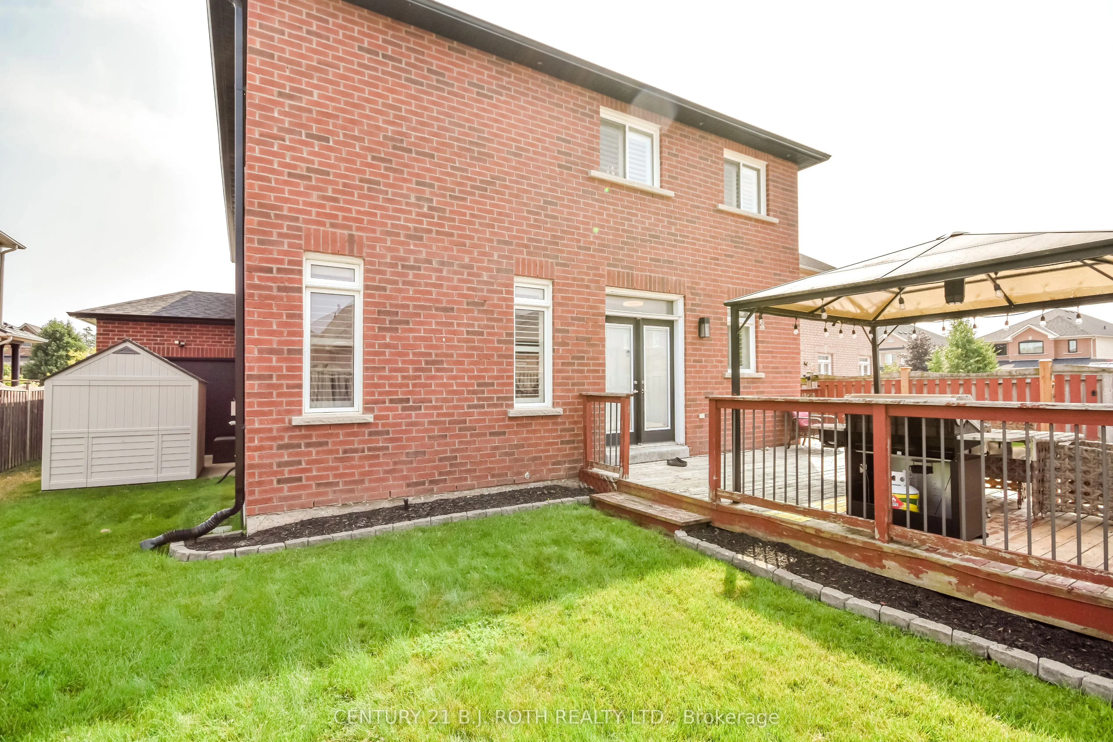 118 The Queensway