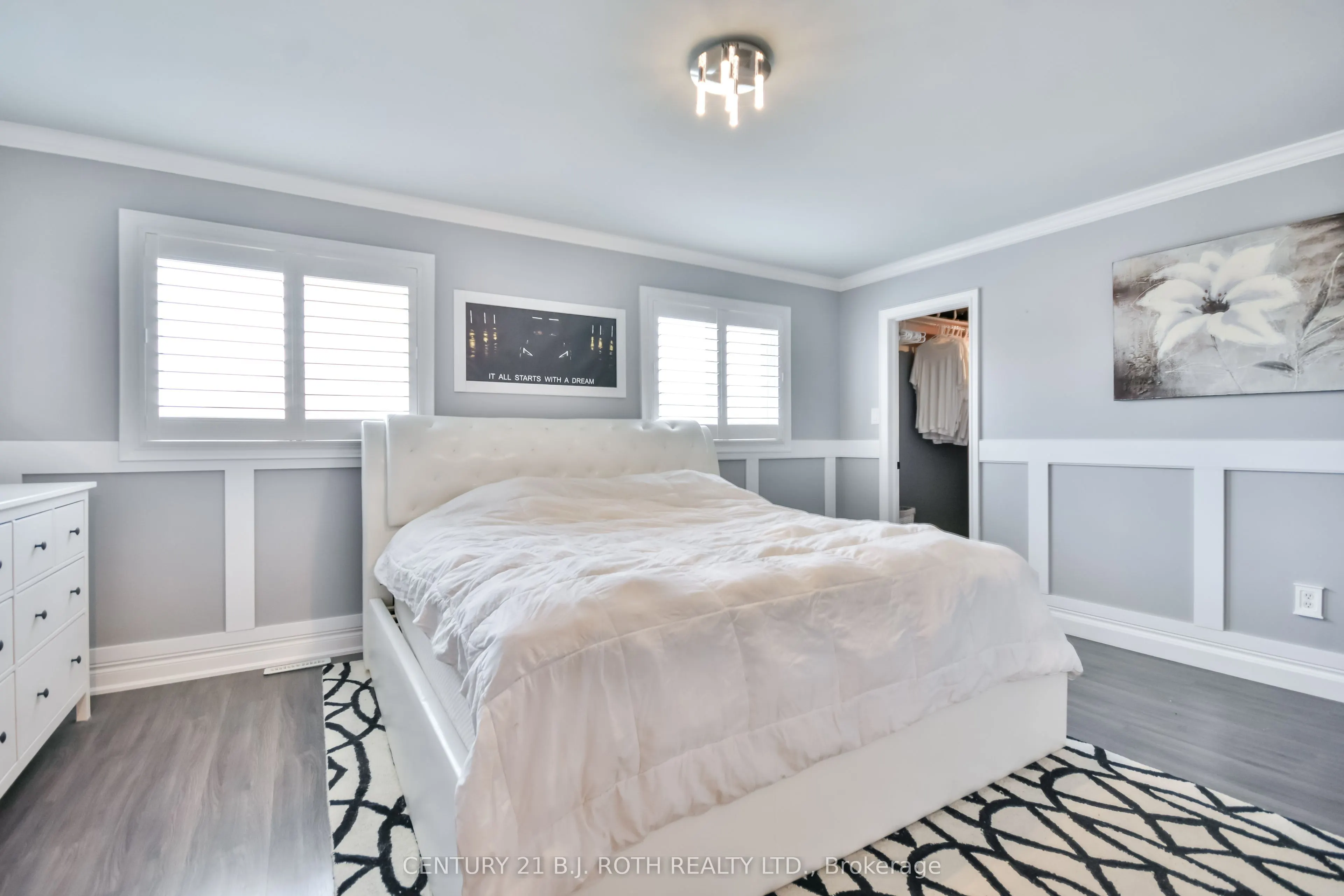 118 The Queensway