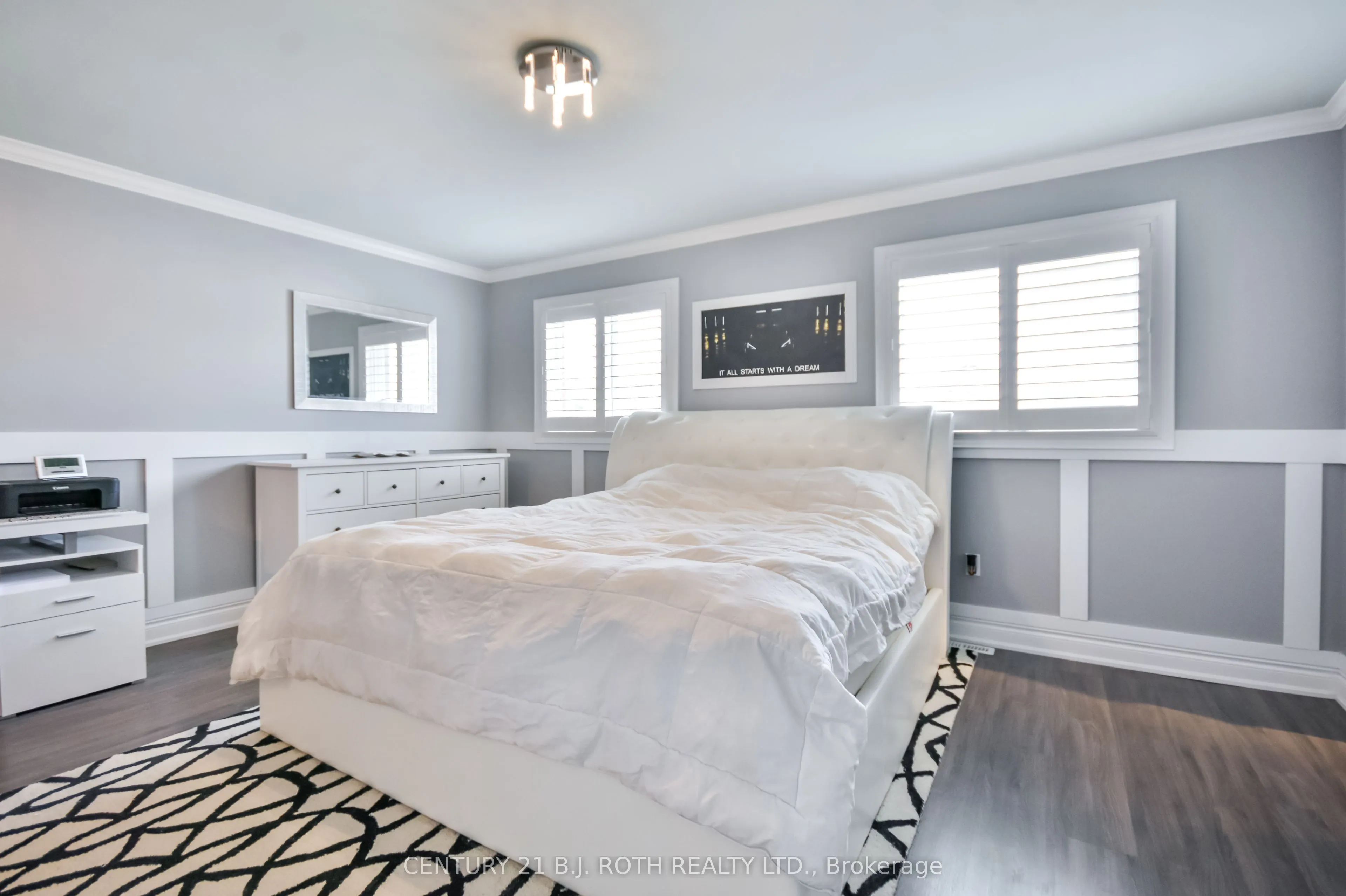 118 The Queensway