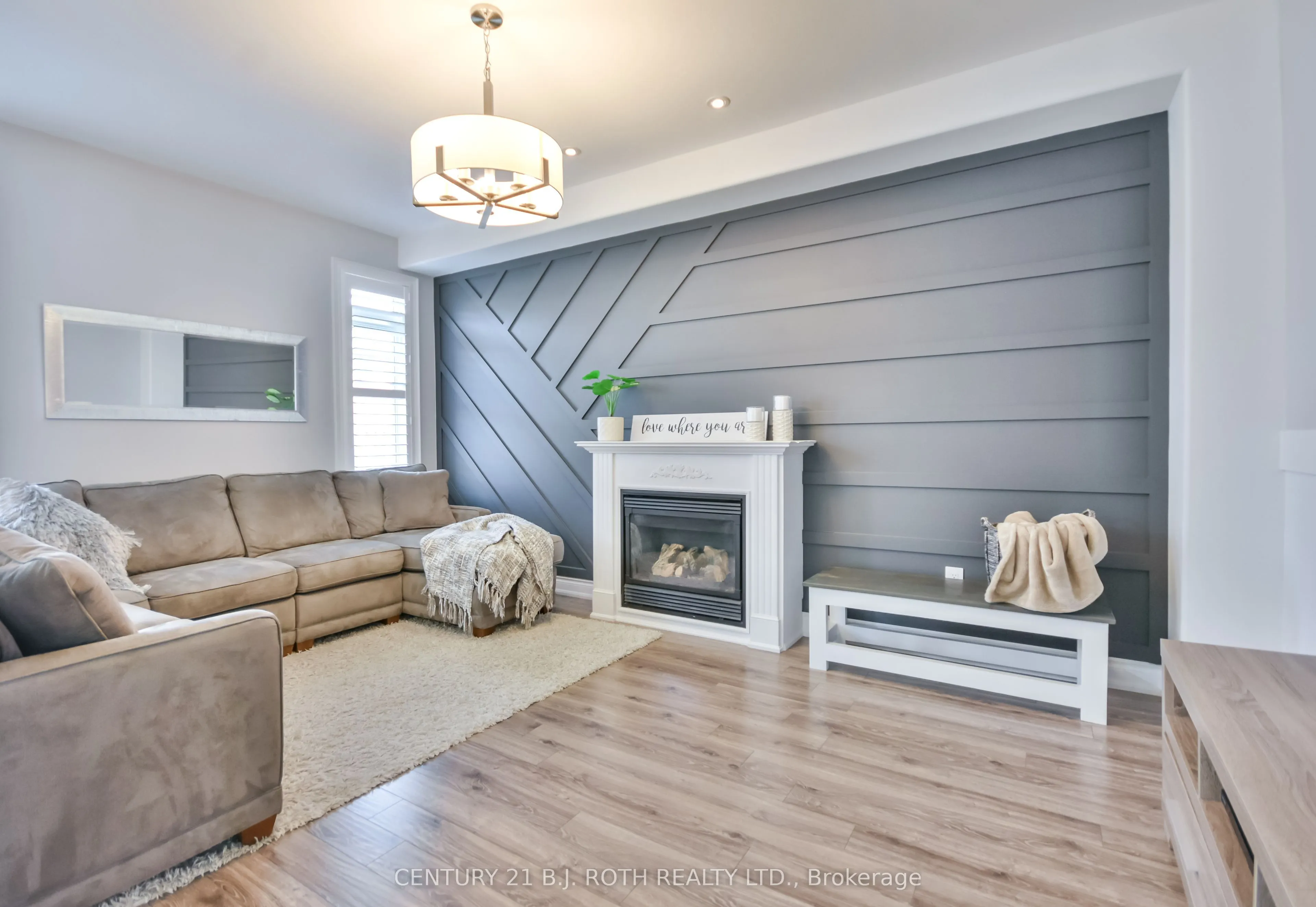 118 The Queensway