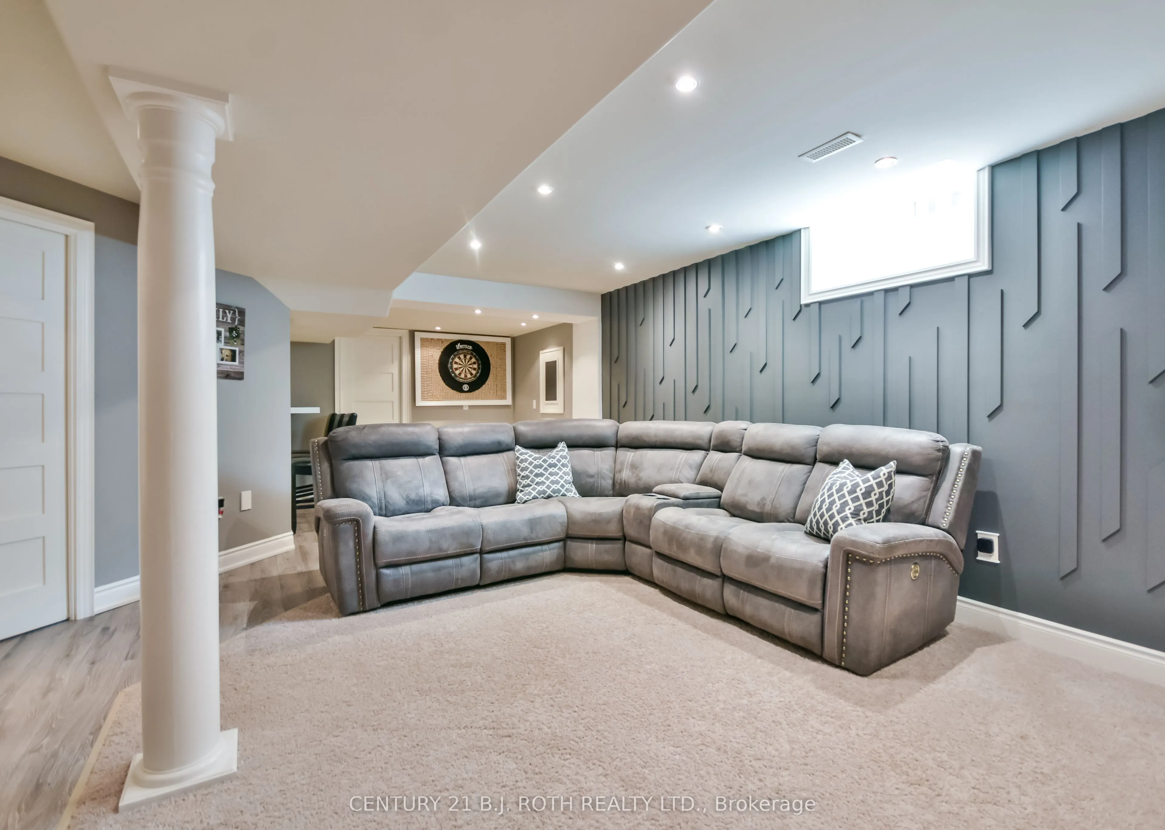 118 The Queensway