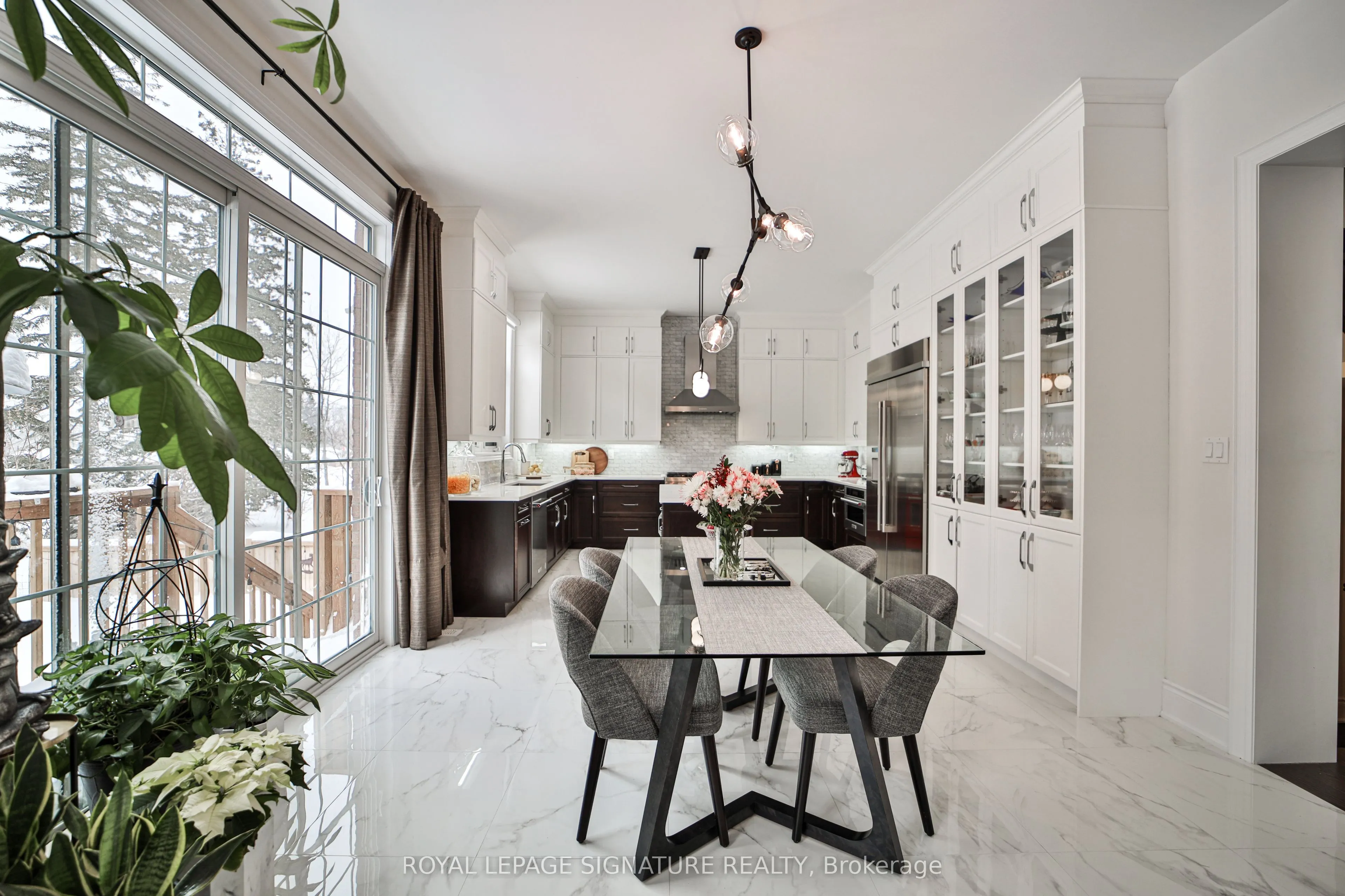 27 Moreau Way