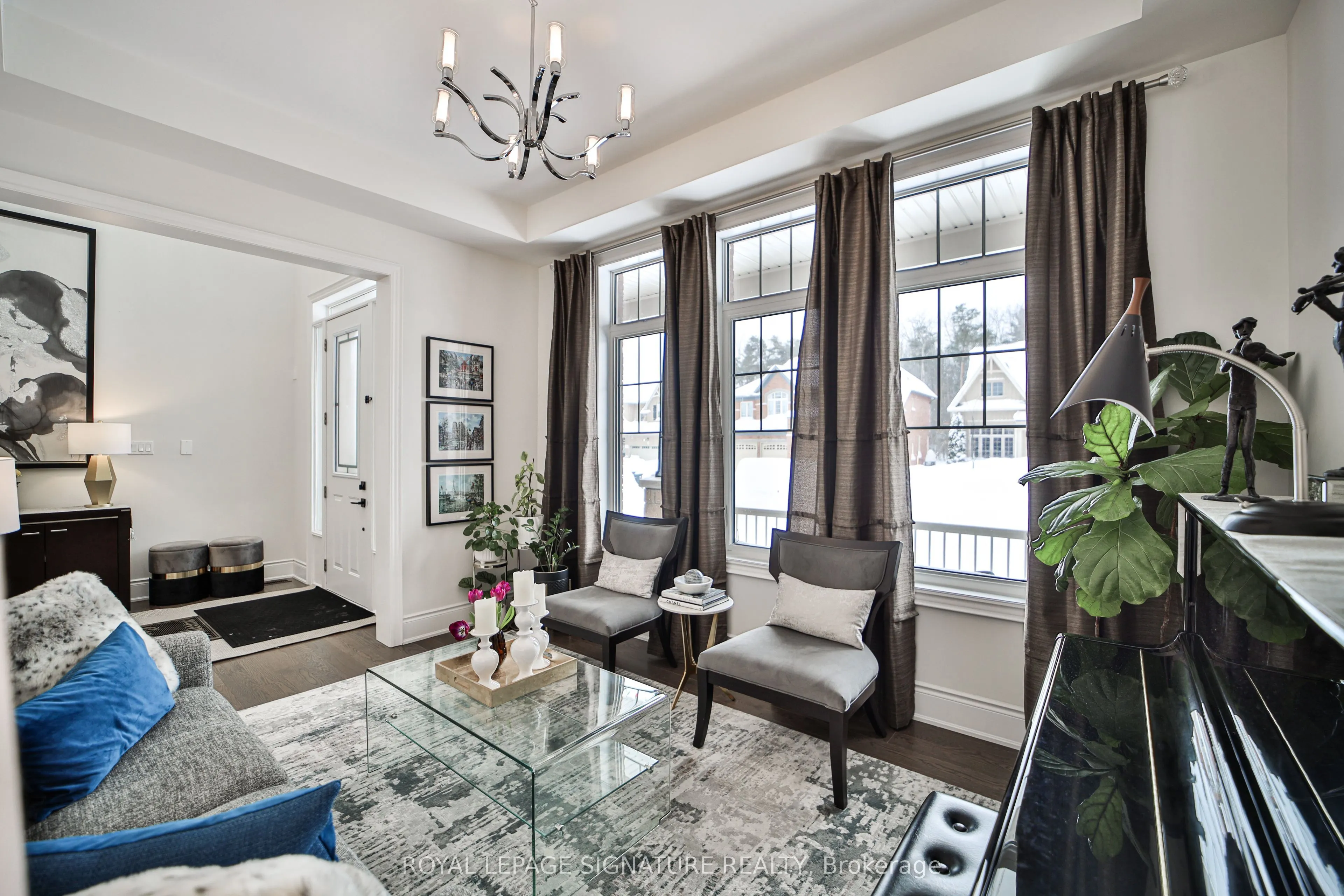 27 Moreau Way