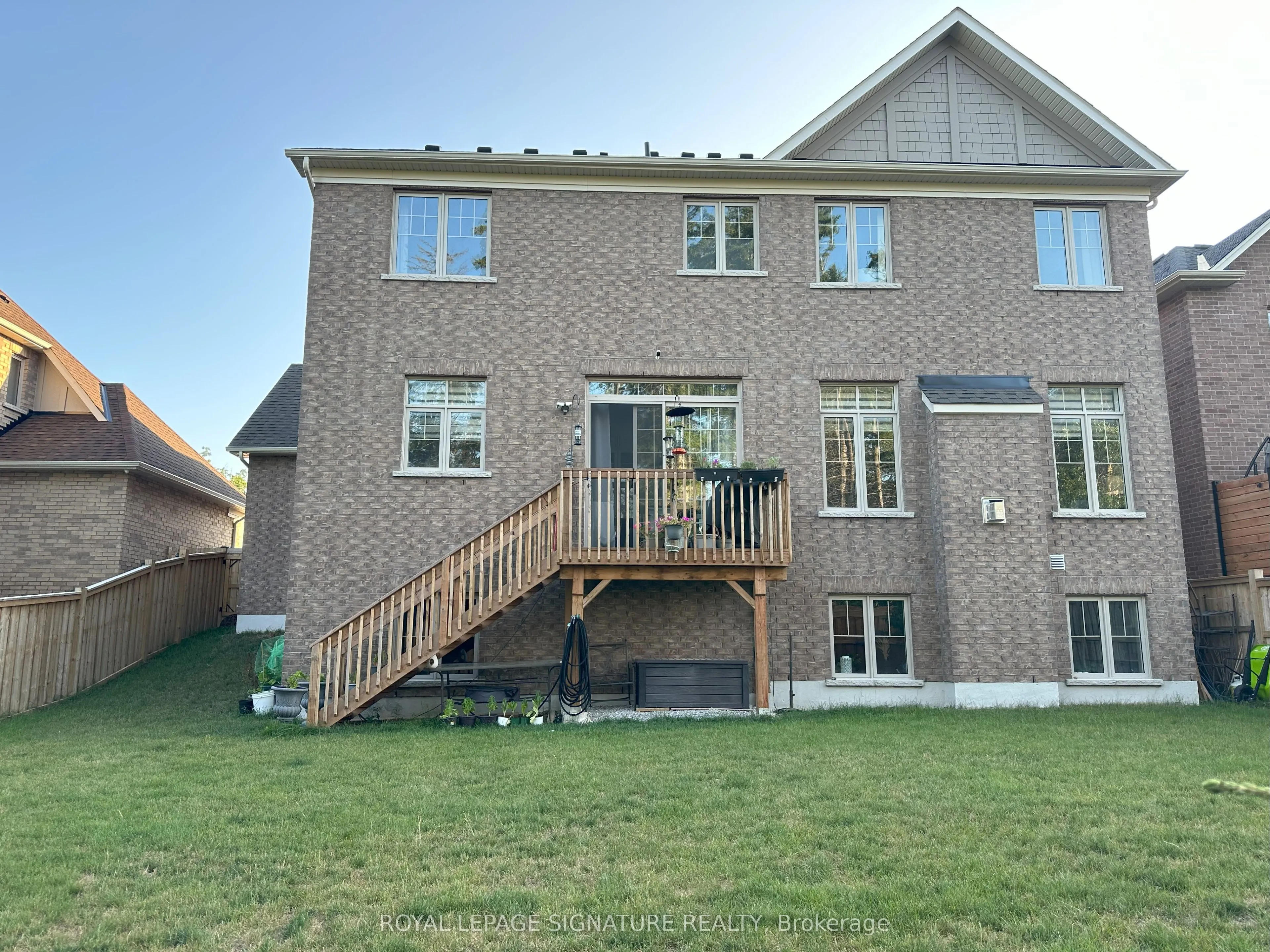 27 Moreau Way