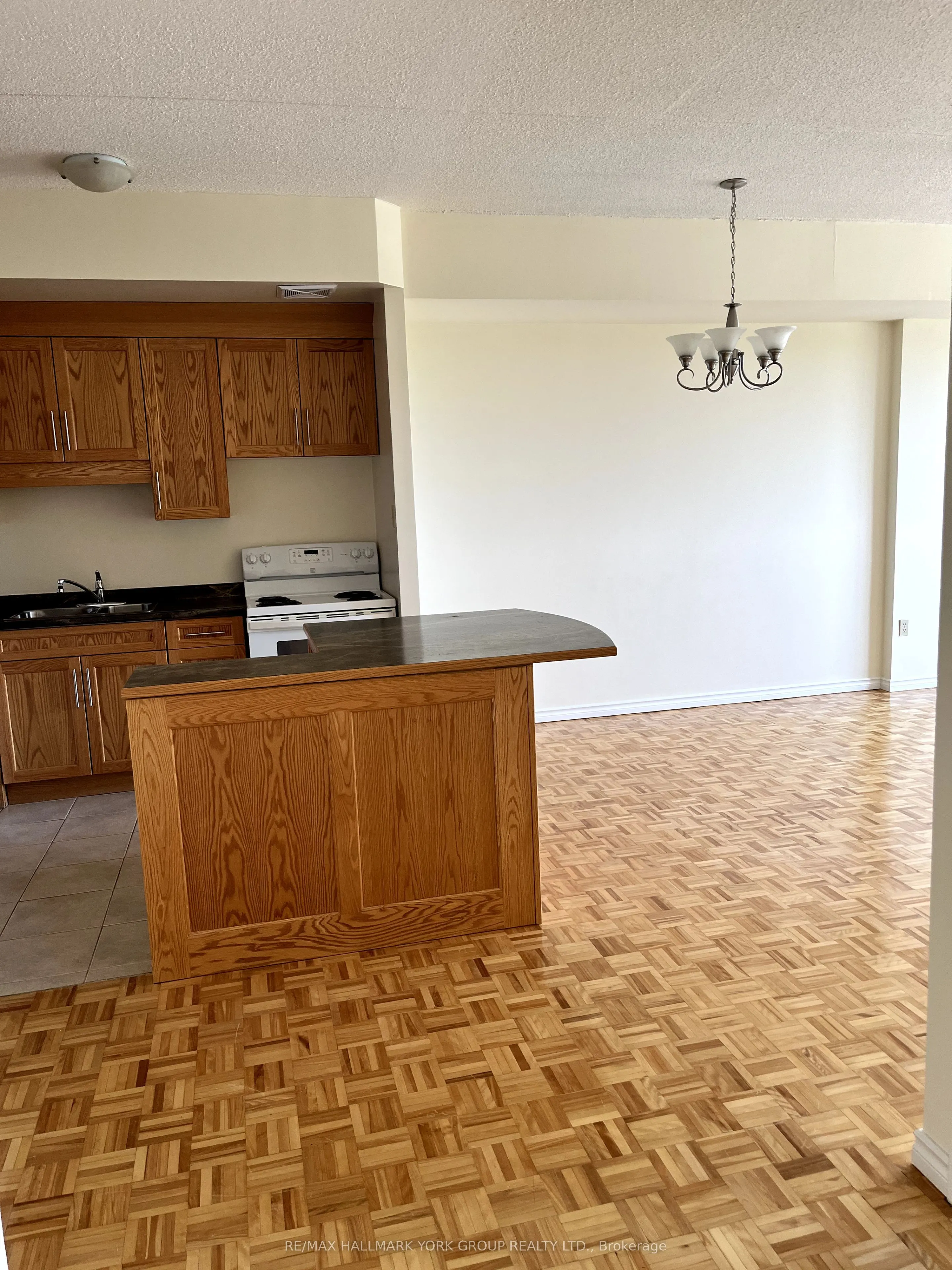 262 Rose Street, #705