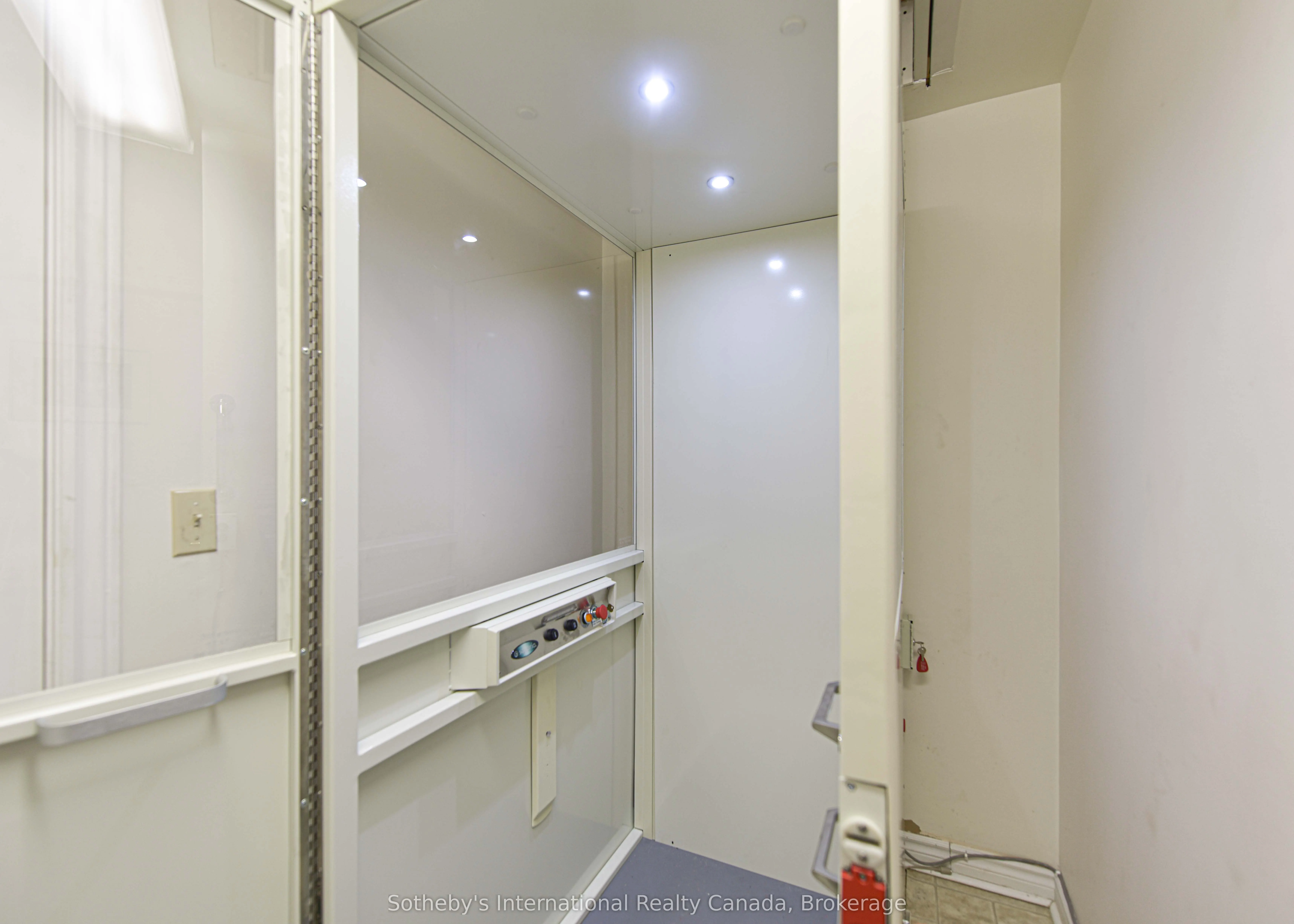10 MUSEUM Drive, #104