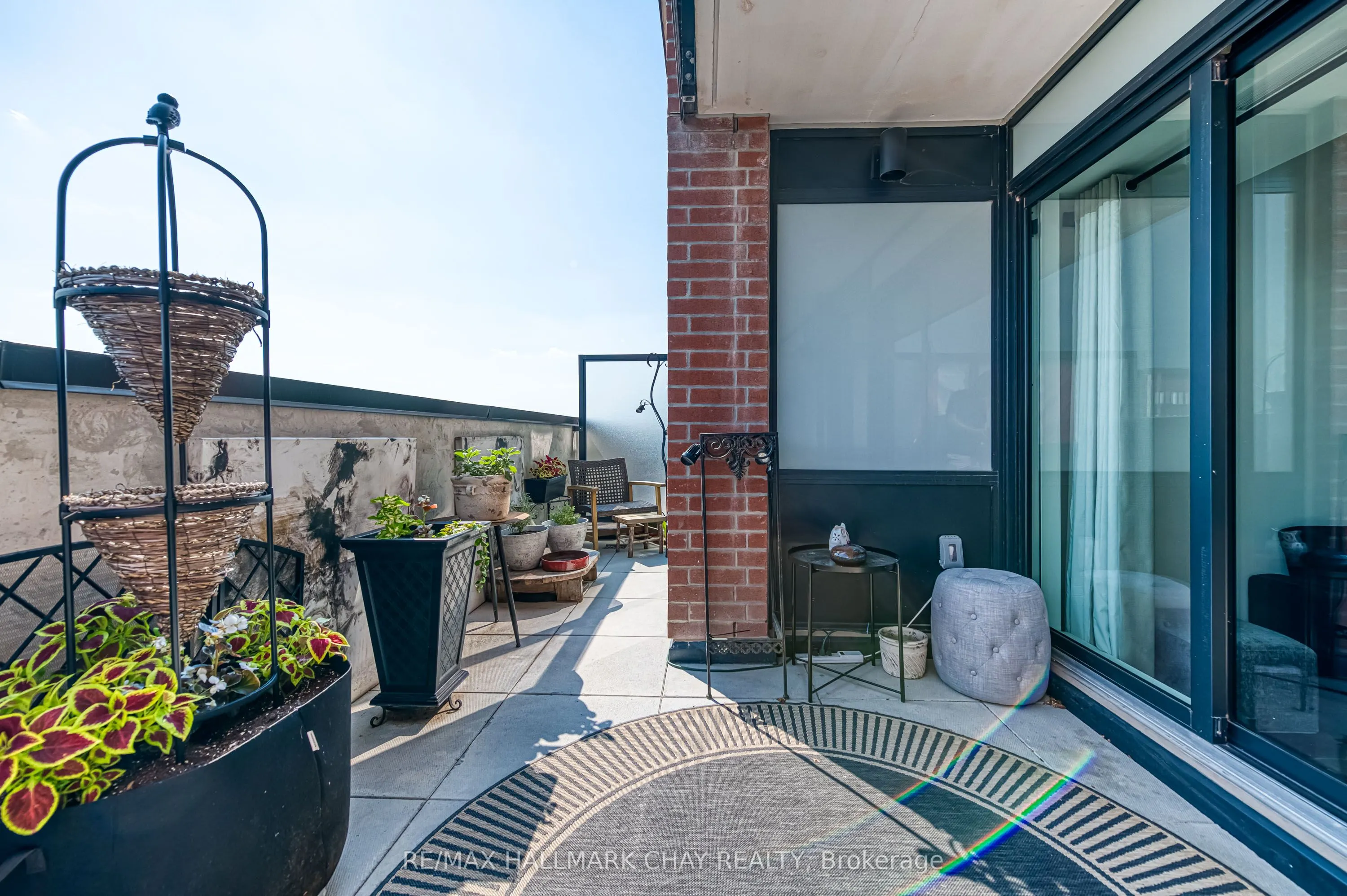 681 Yonge Street N, #217