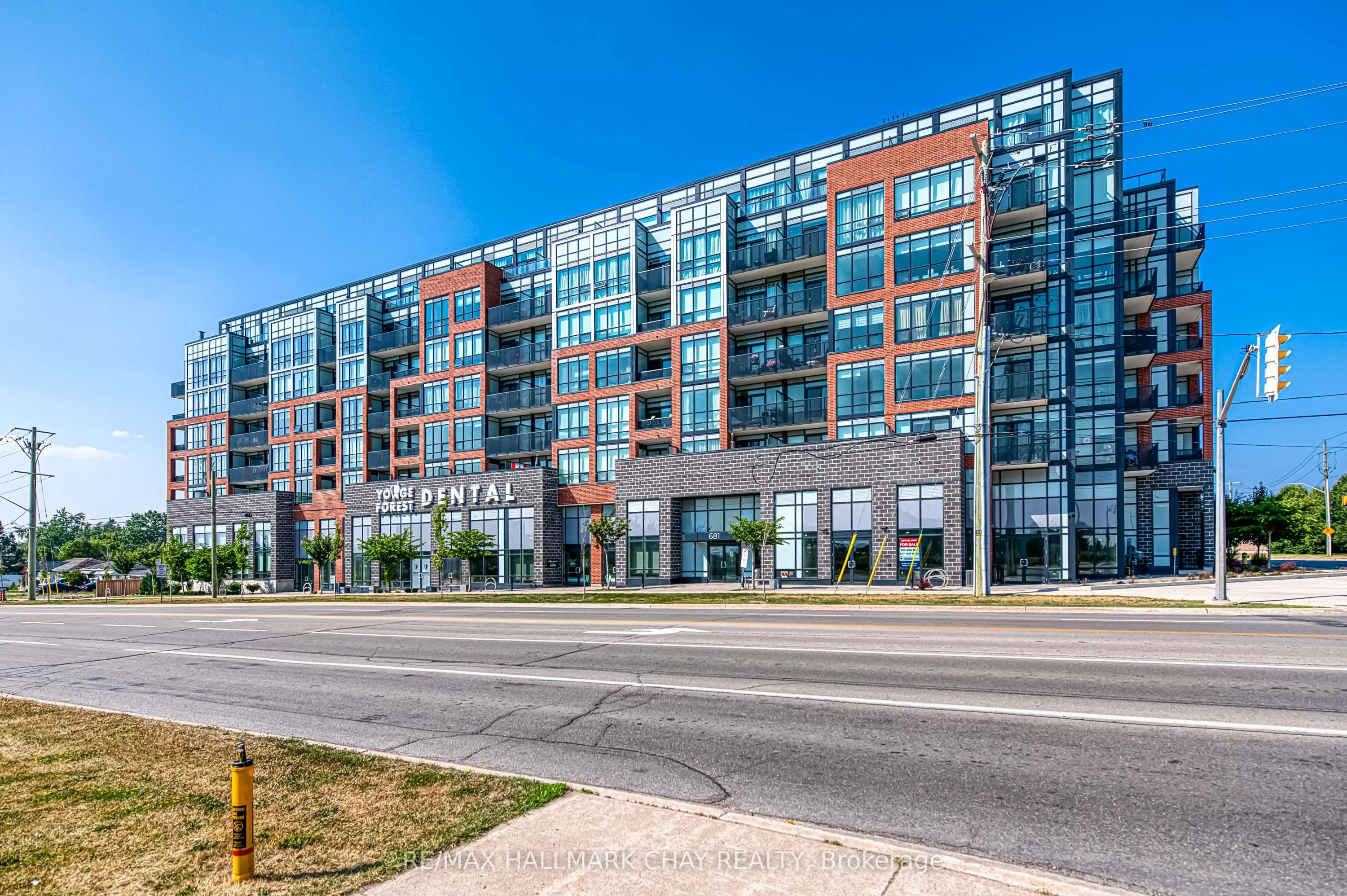 681 Yonge Street N, #217