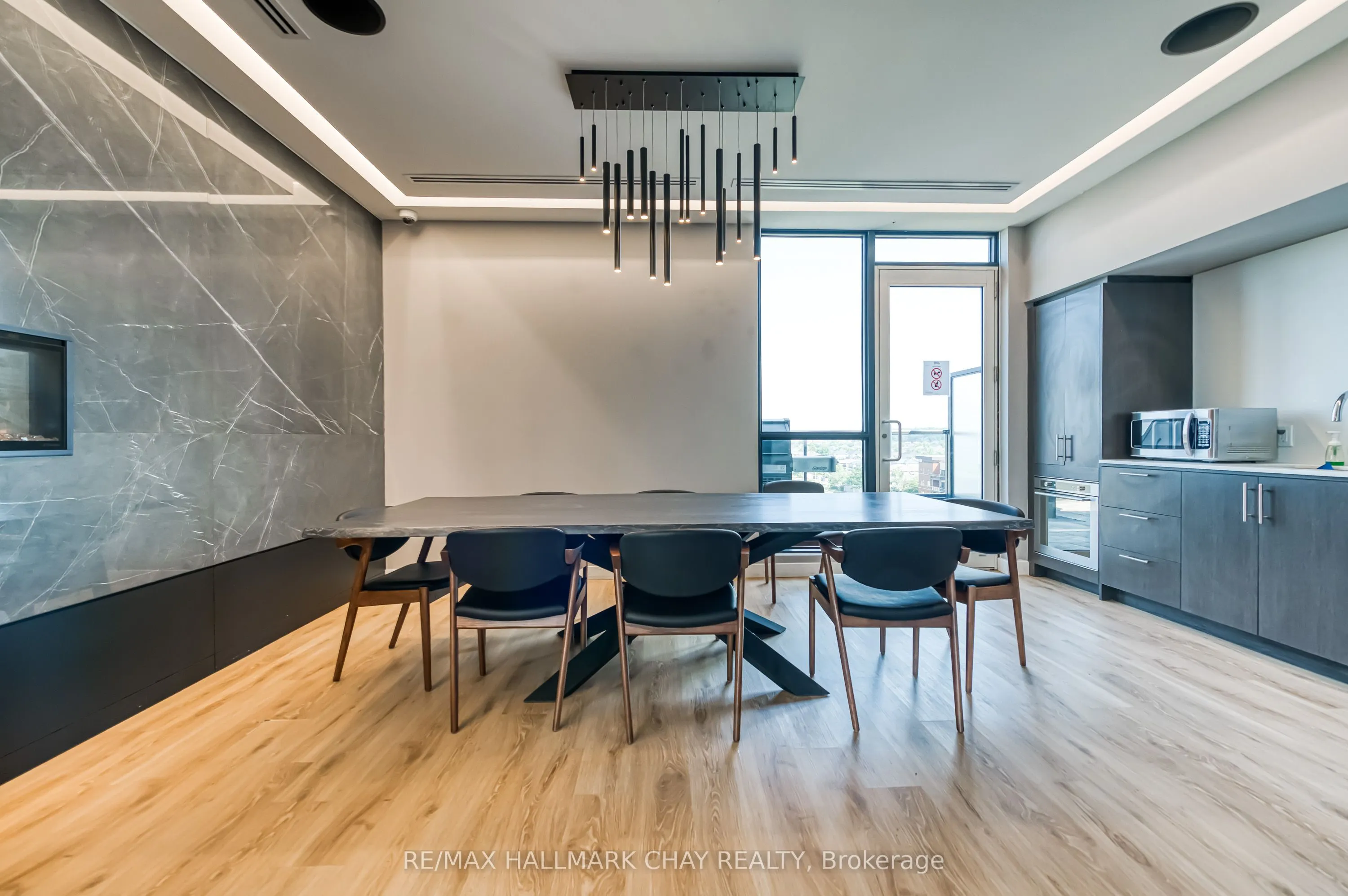 681 Yonge Street N, #217