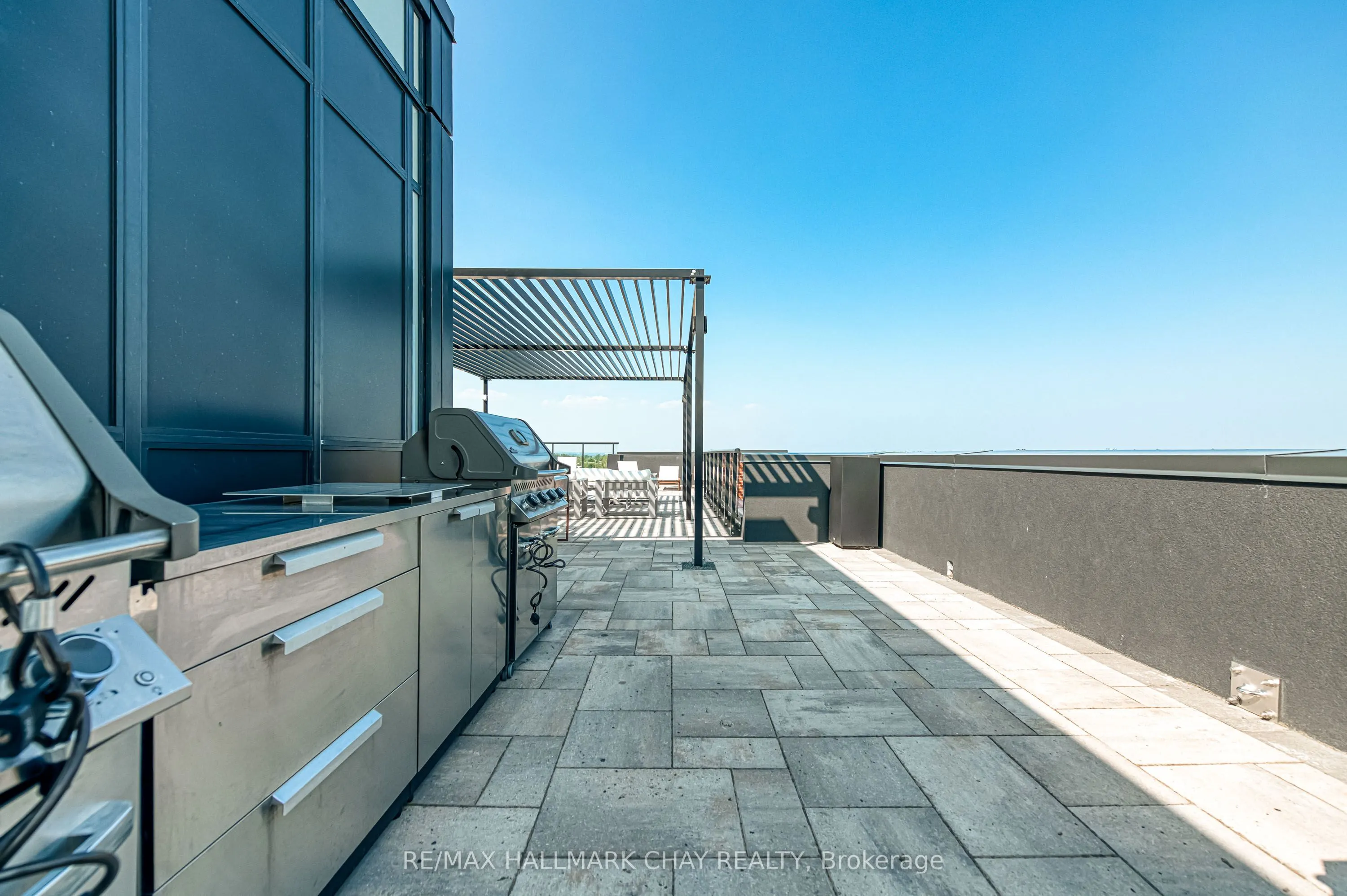 681 Yonge Street N, #217