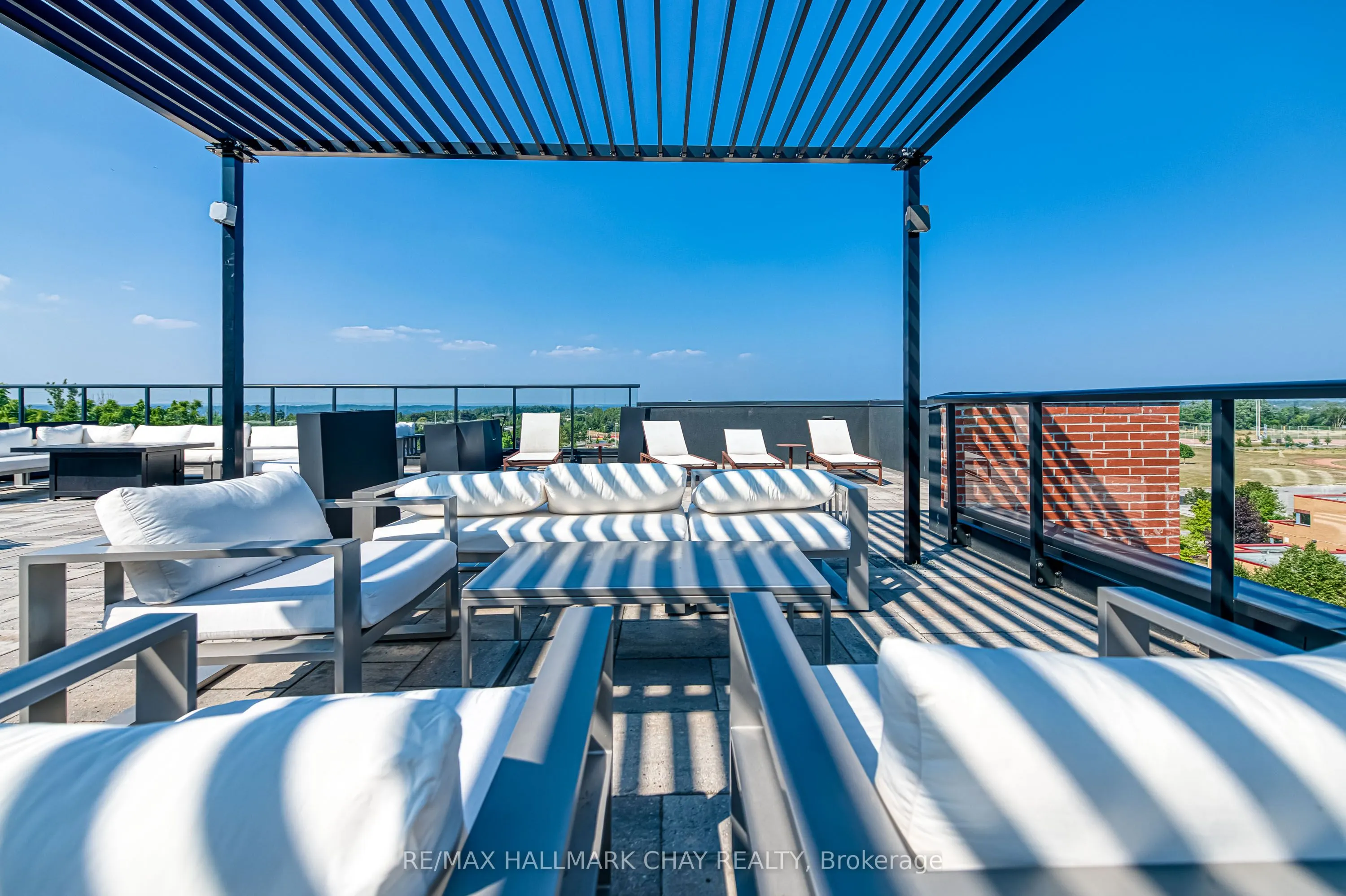 681 Yonge Street N, #217