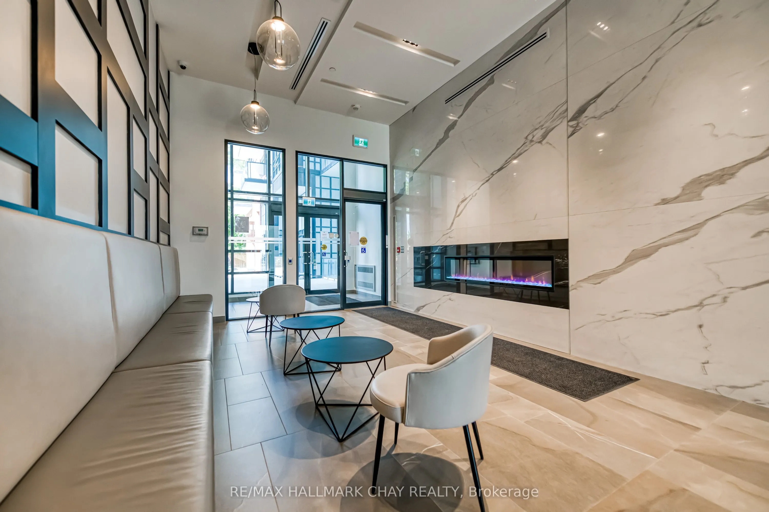 681 Yonge Street N, #217