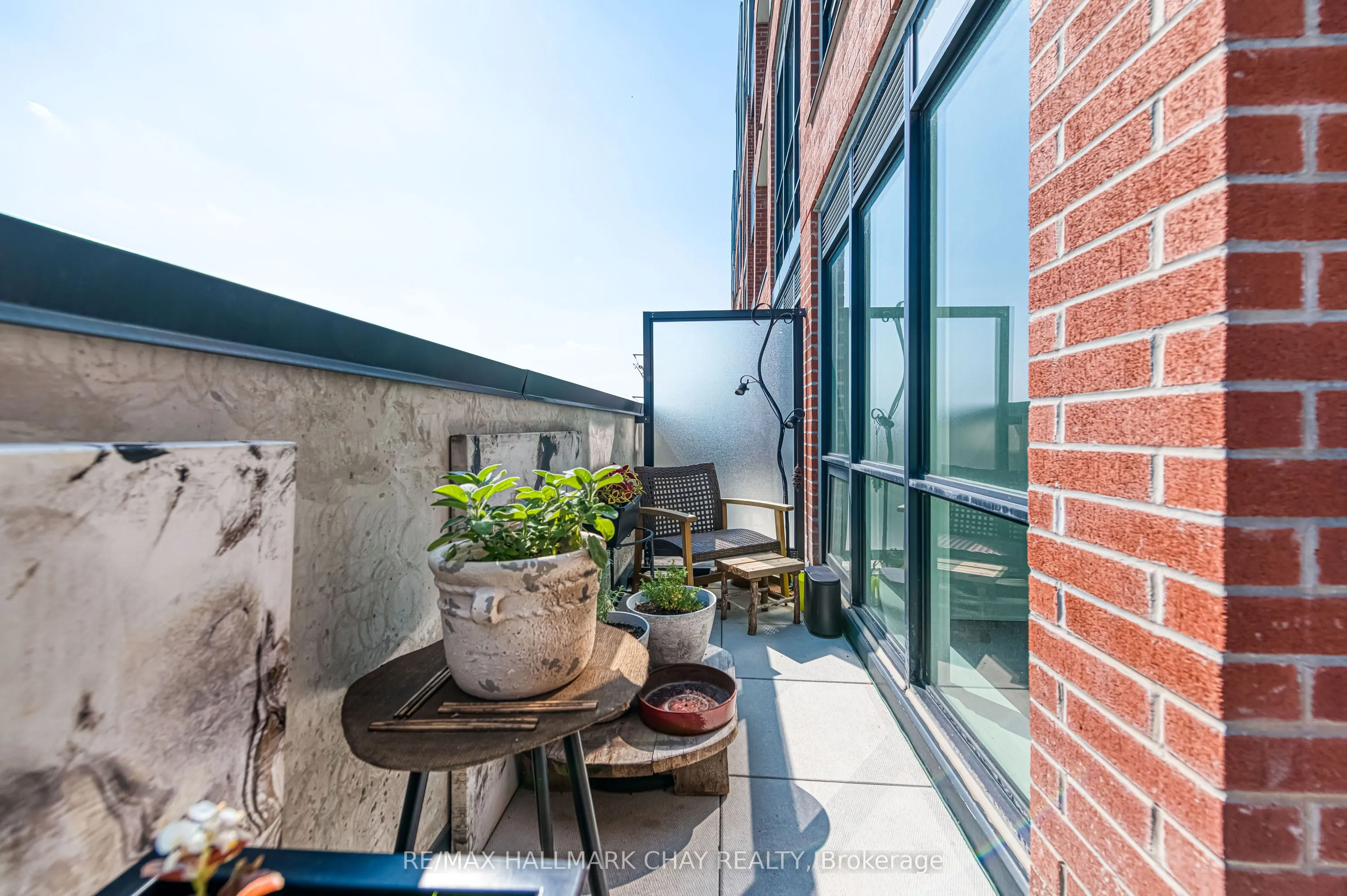 681 Yonge Street N, #217