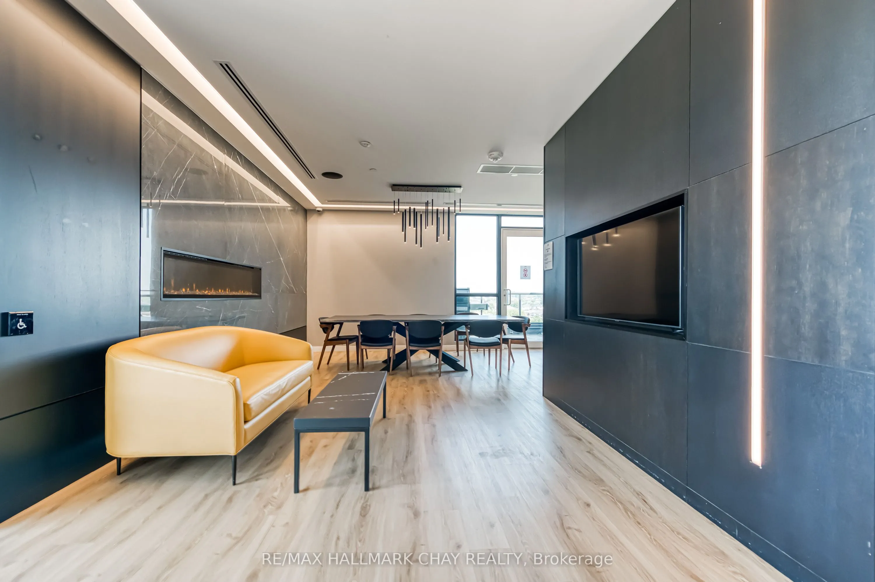 681 Yonge Street N, #217