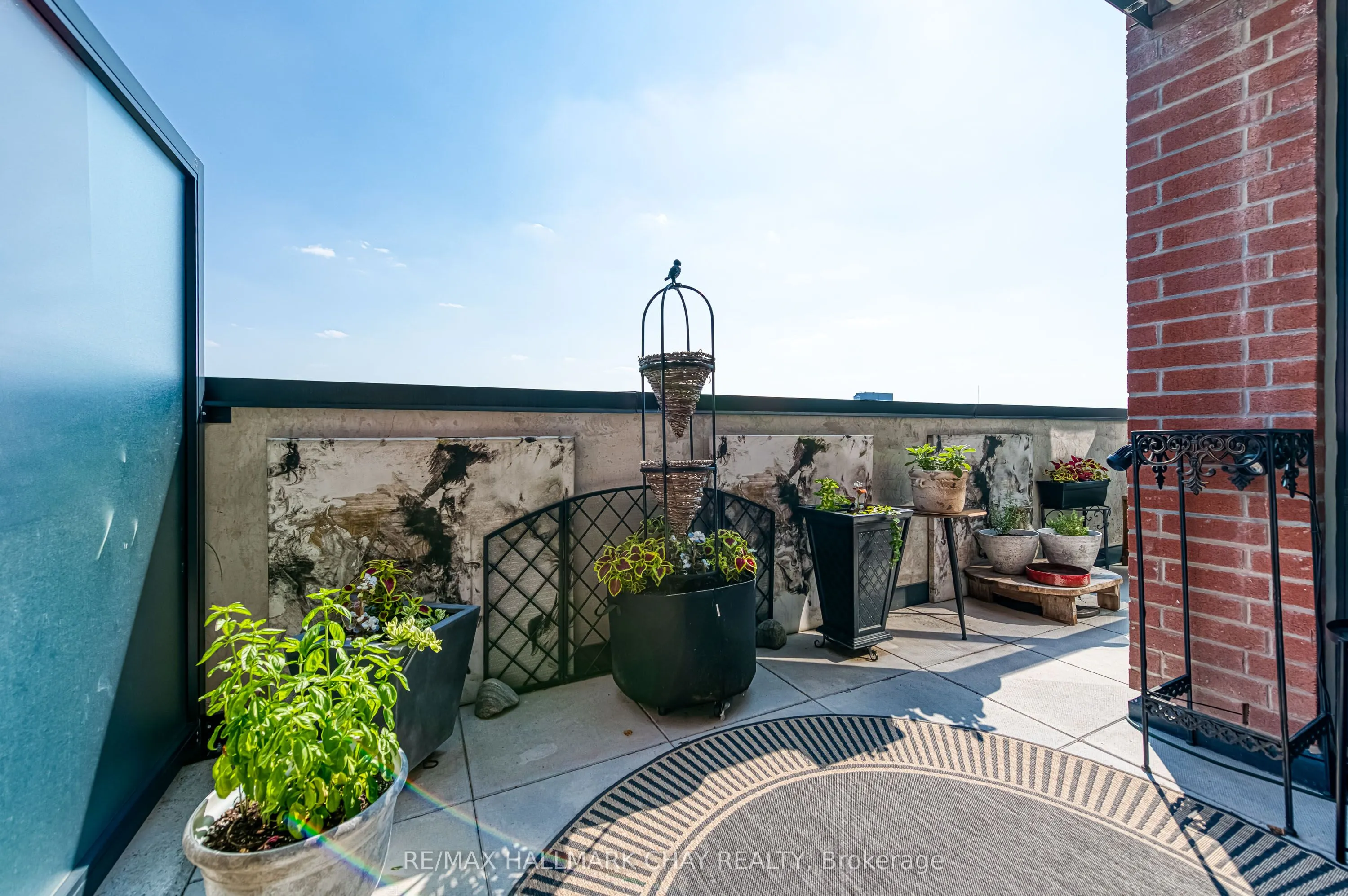 681 Yonge Street N, #217