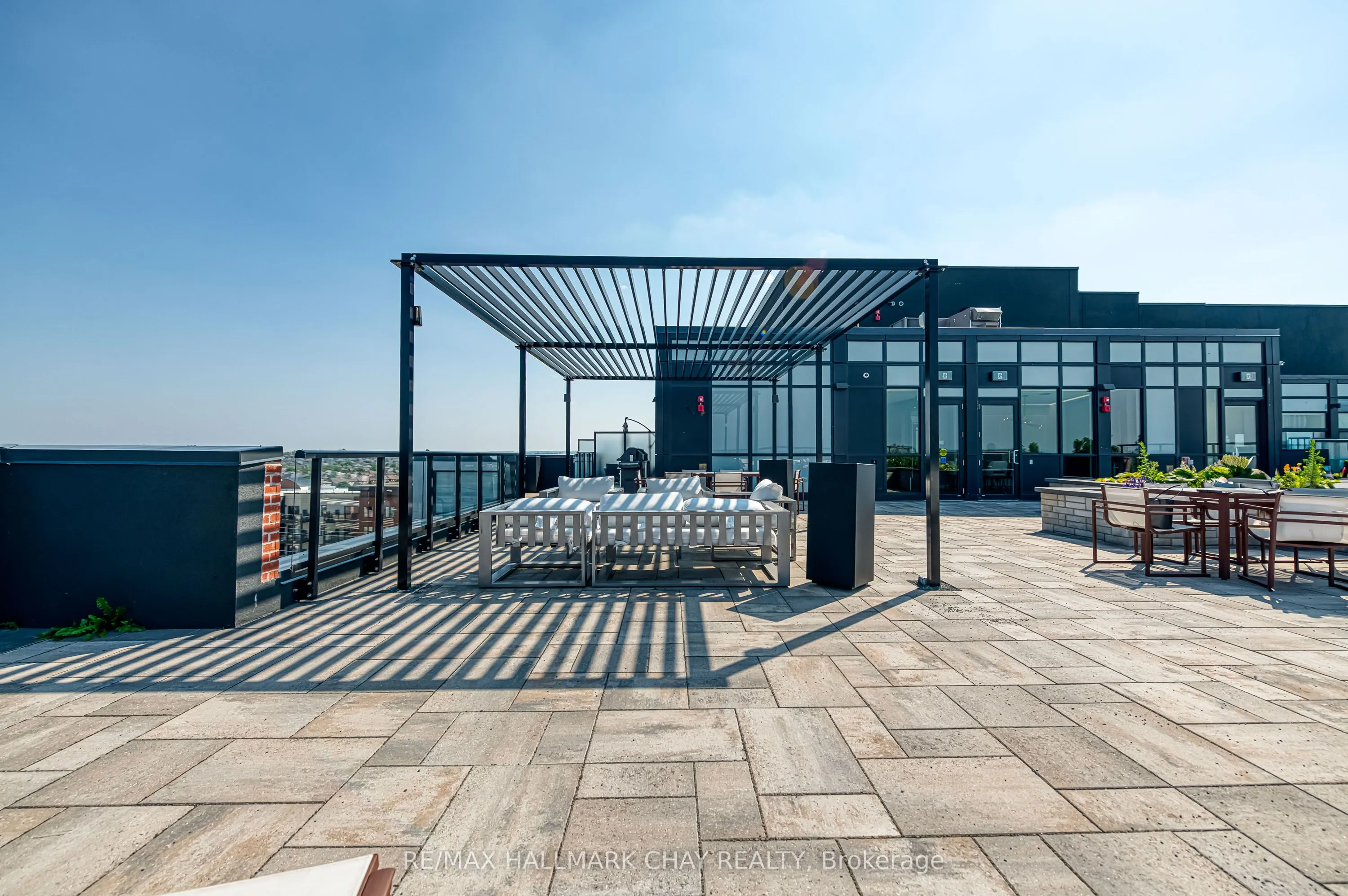 681 Yonge Street N, #217