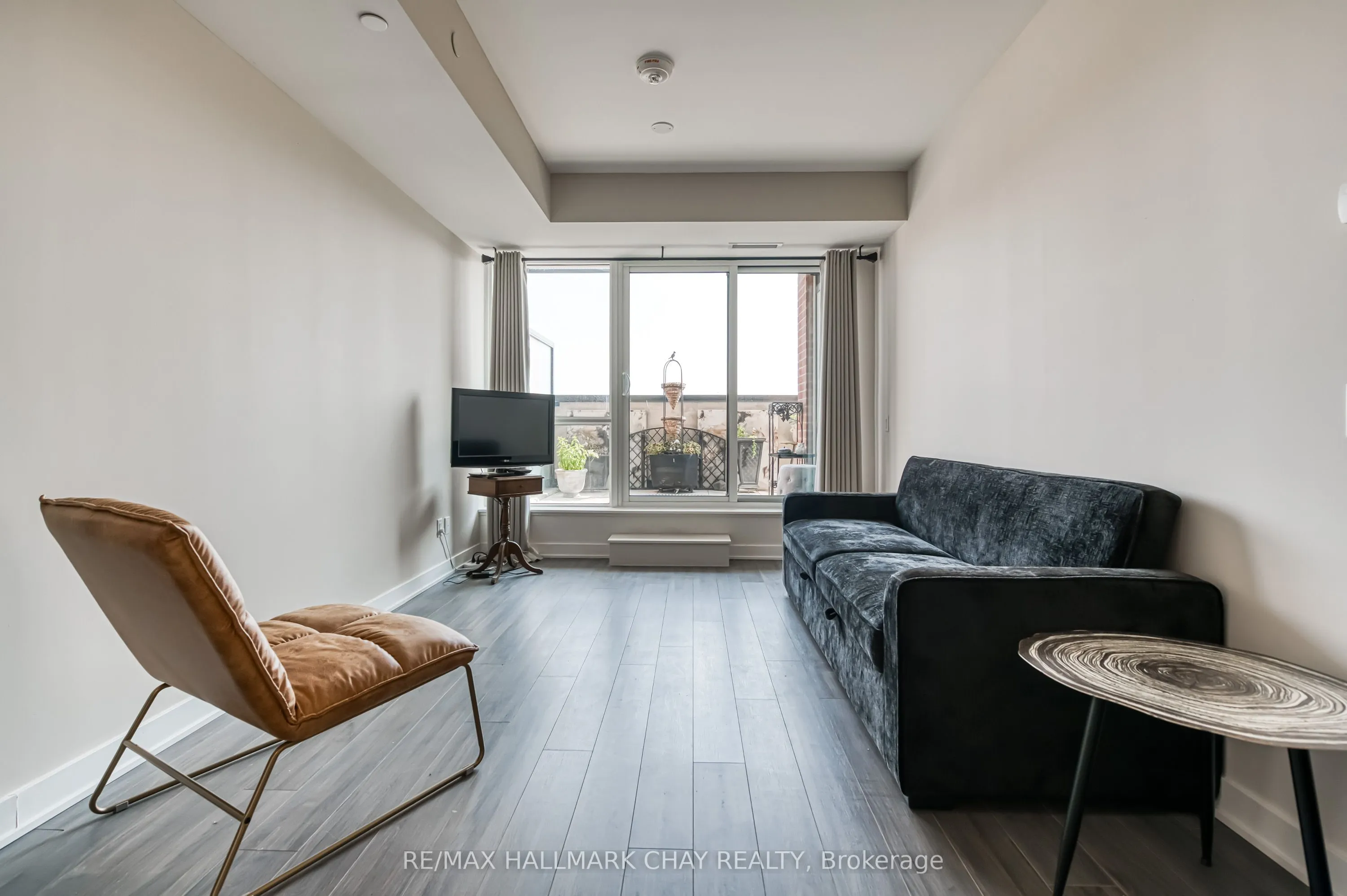 681 Yonge Street N, #217