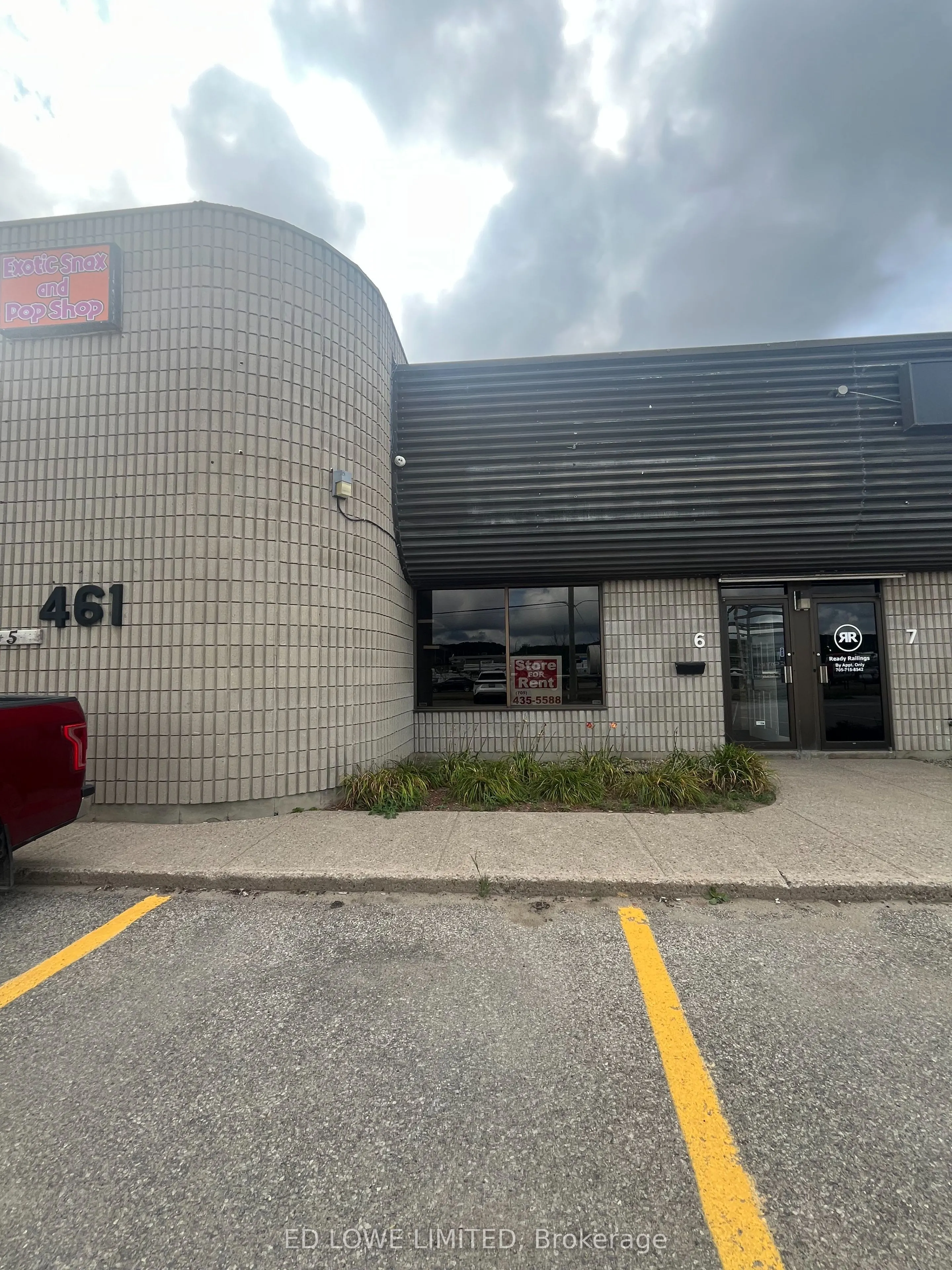 461 Dunlop Street W, #6