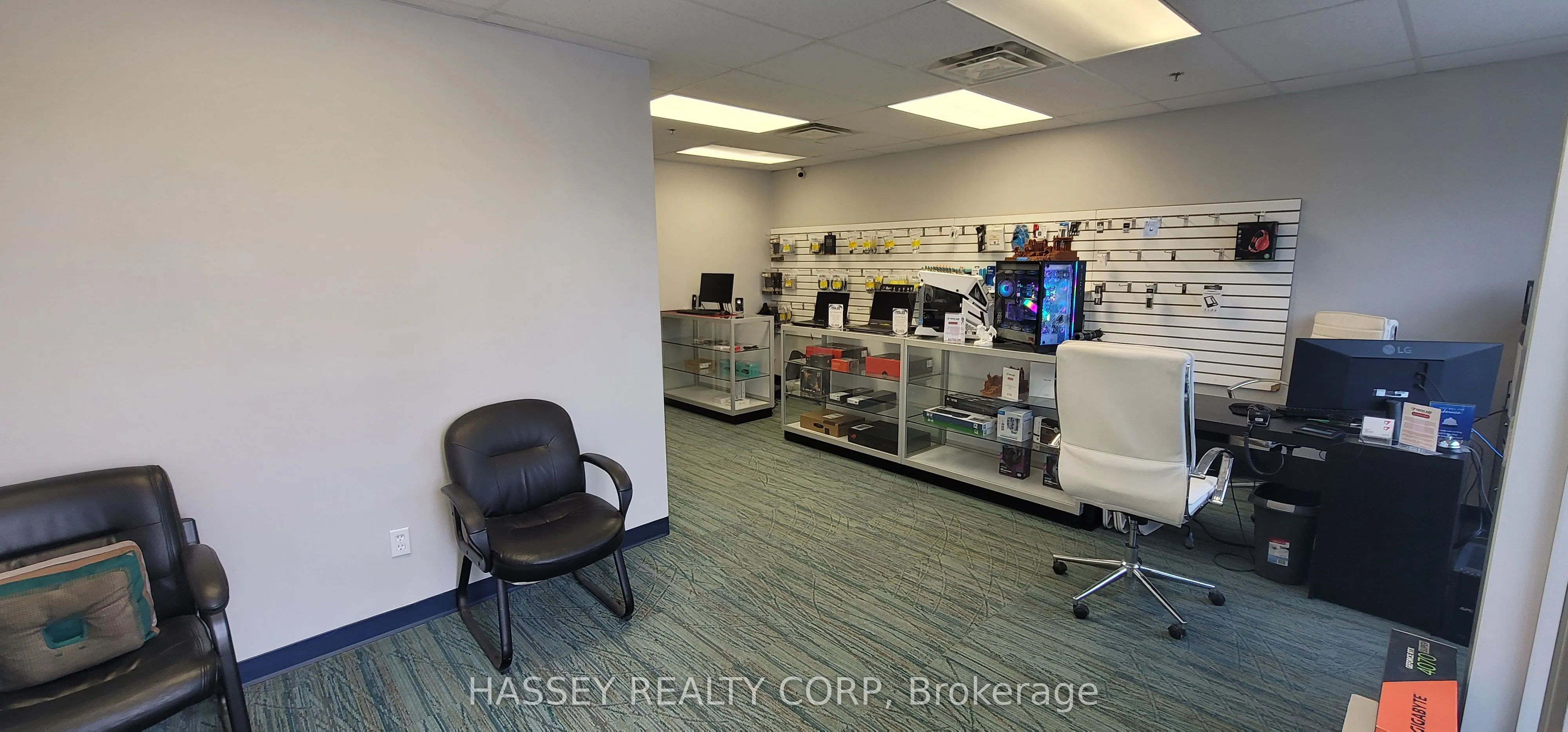 353 Saunders Road, #16