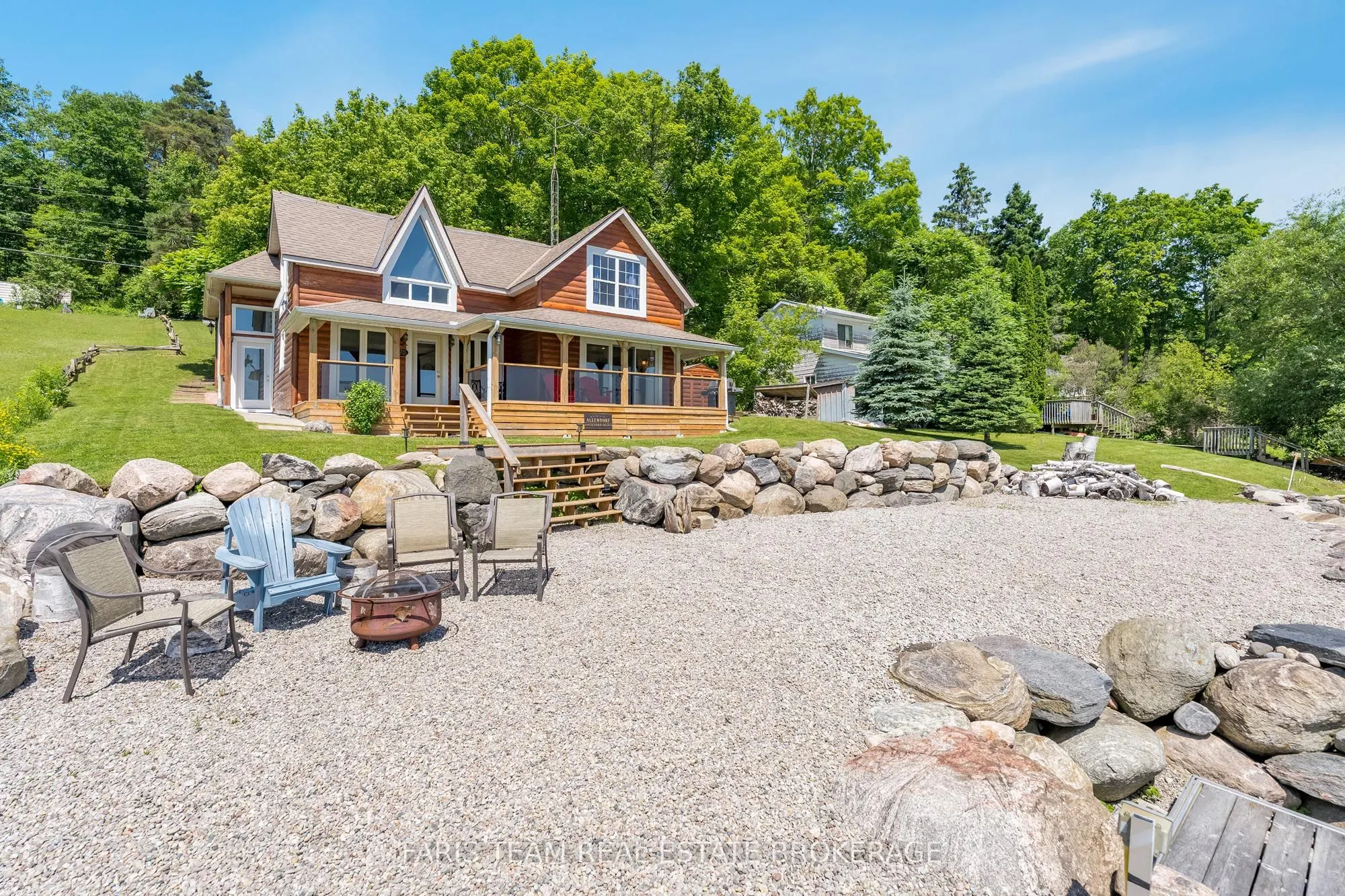 375 Champlain Road