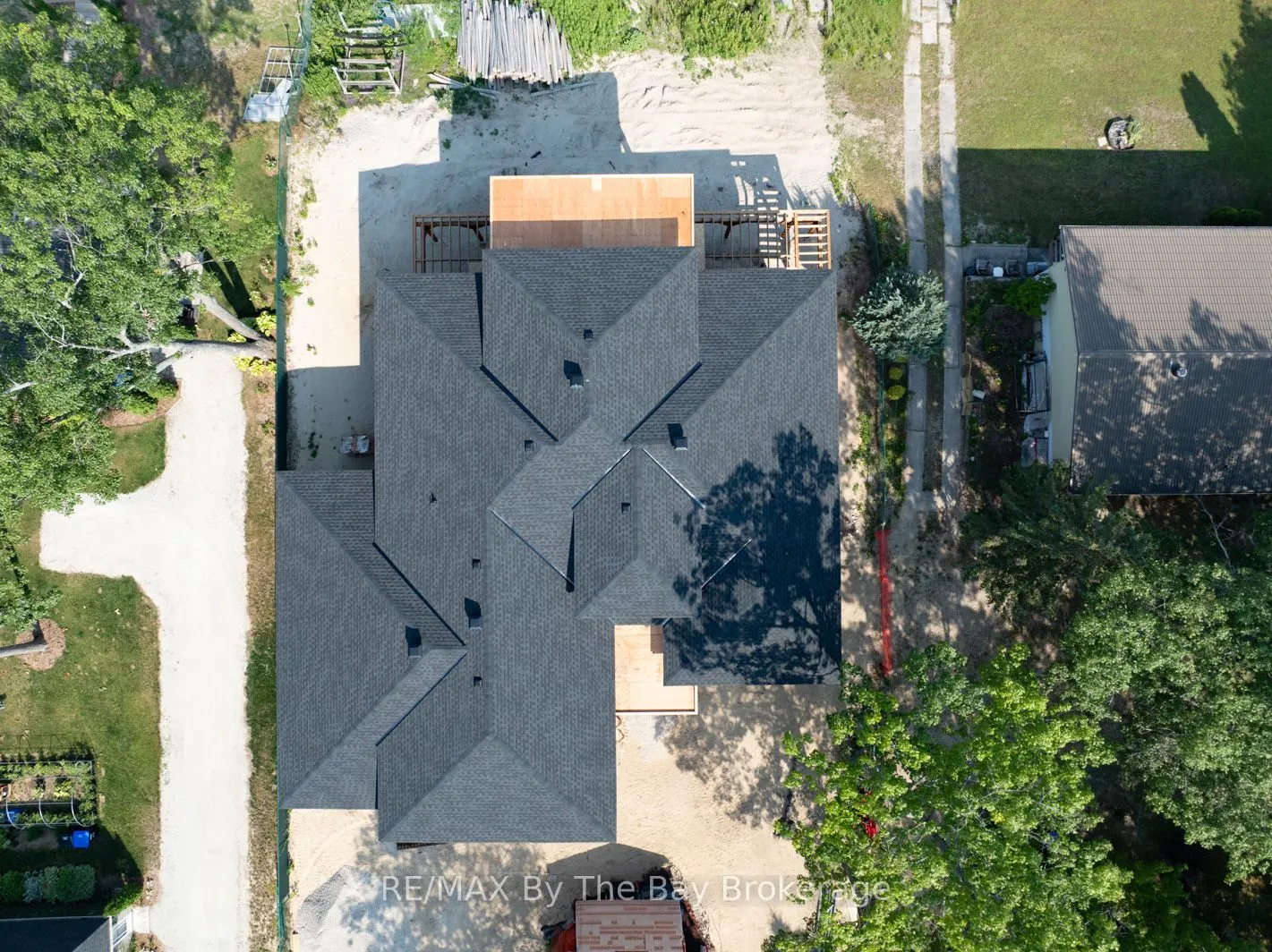 34 Edgewater Road