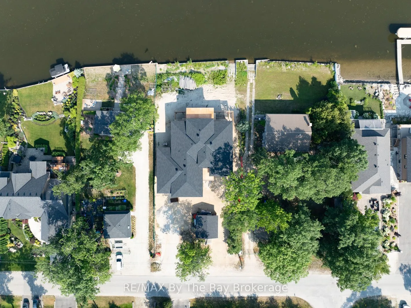 34 Edgewater Road