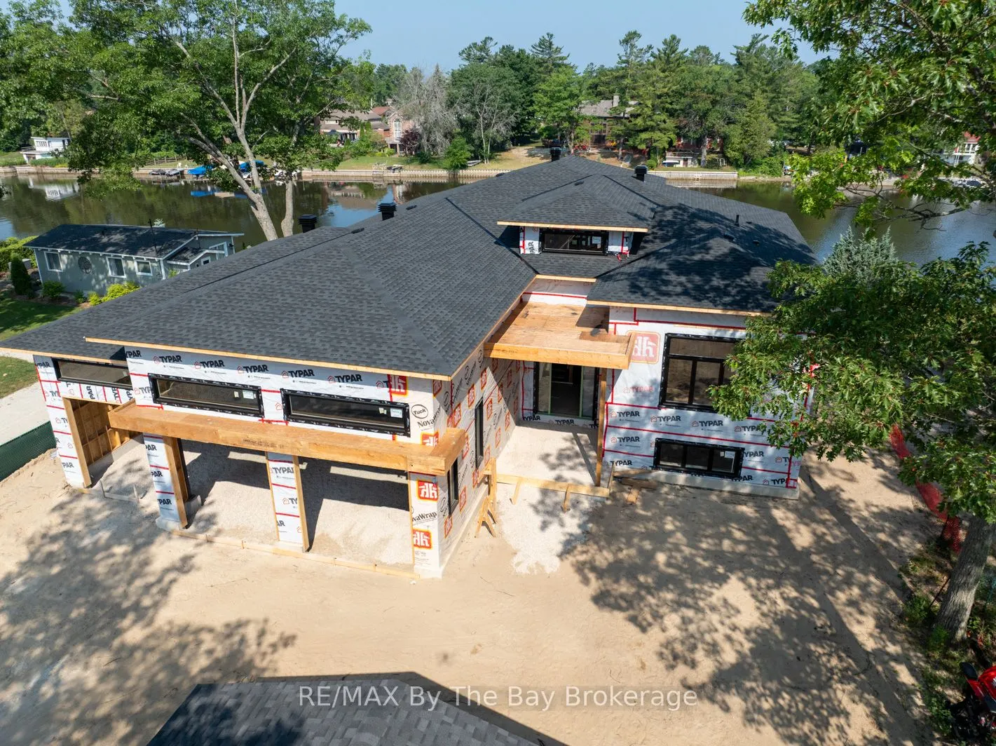 34 Edgewater Road