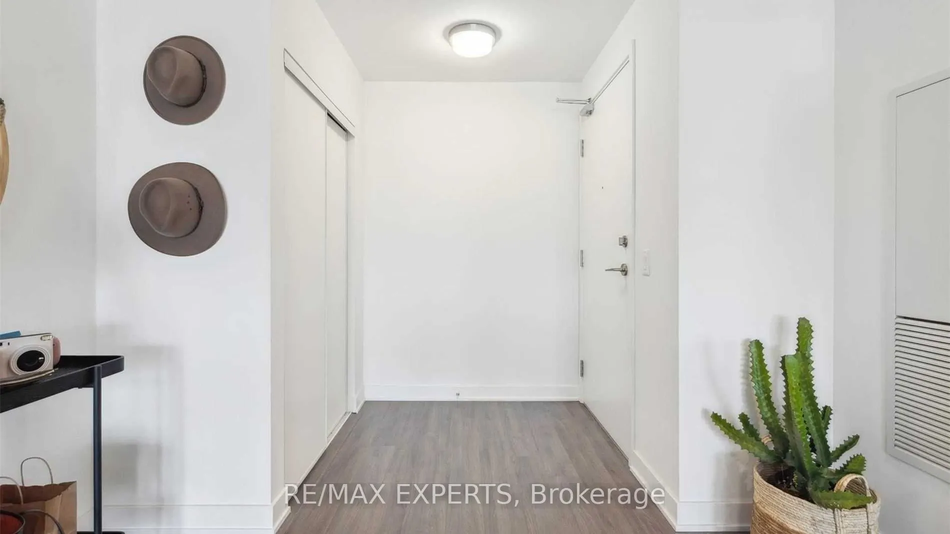 681 Yonge Street, #204