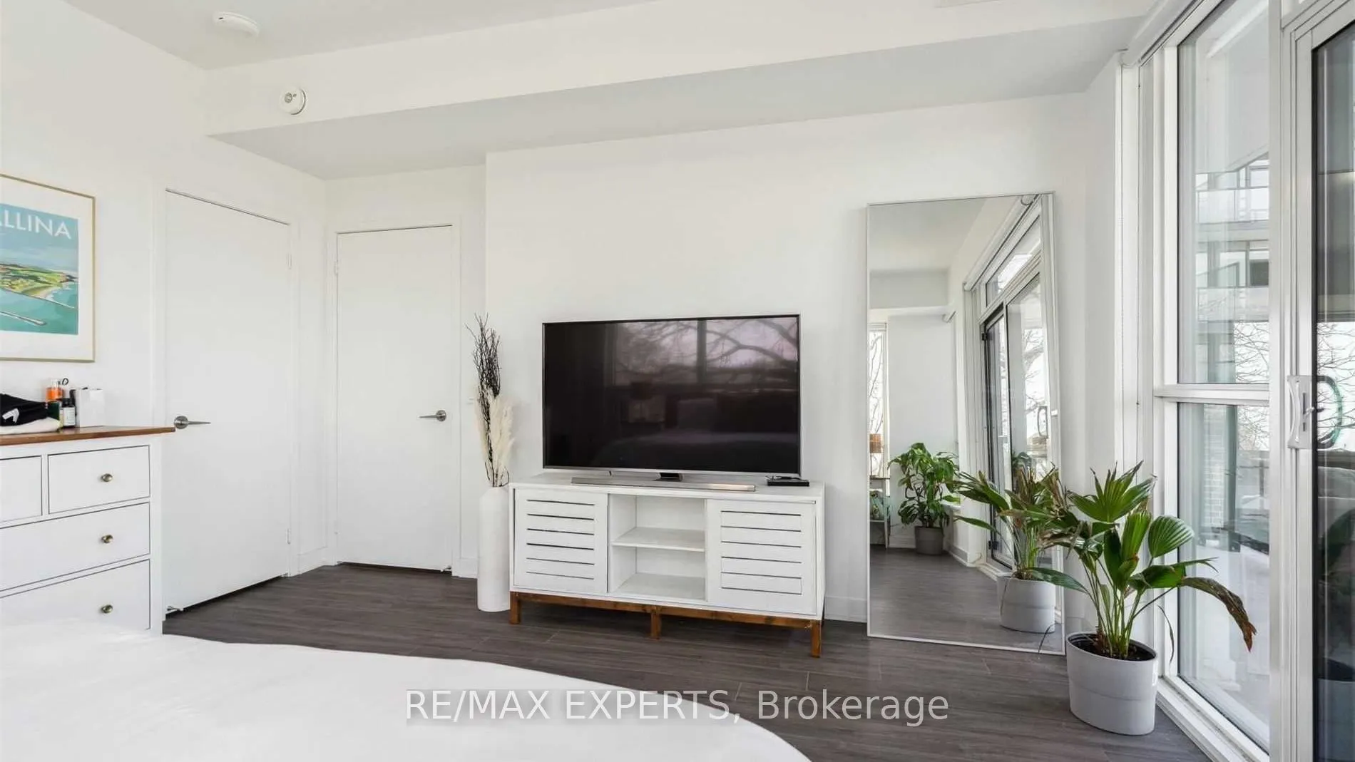 681 Yonge Street, #204