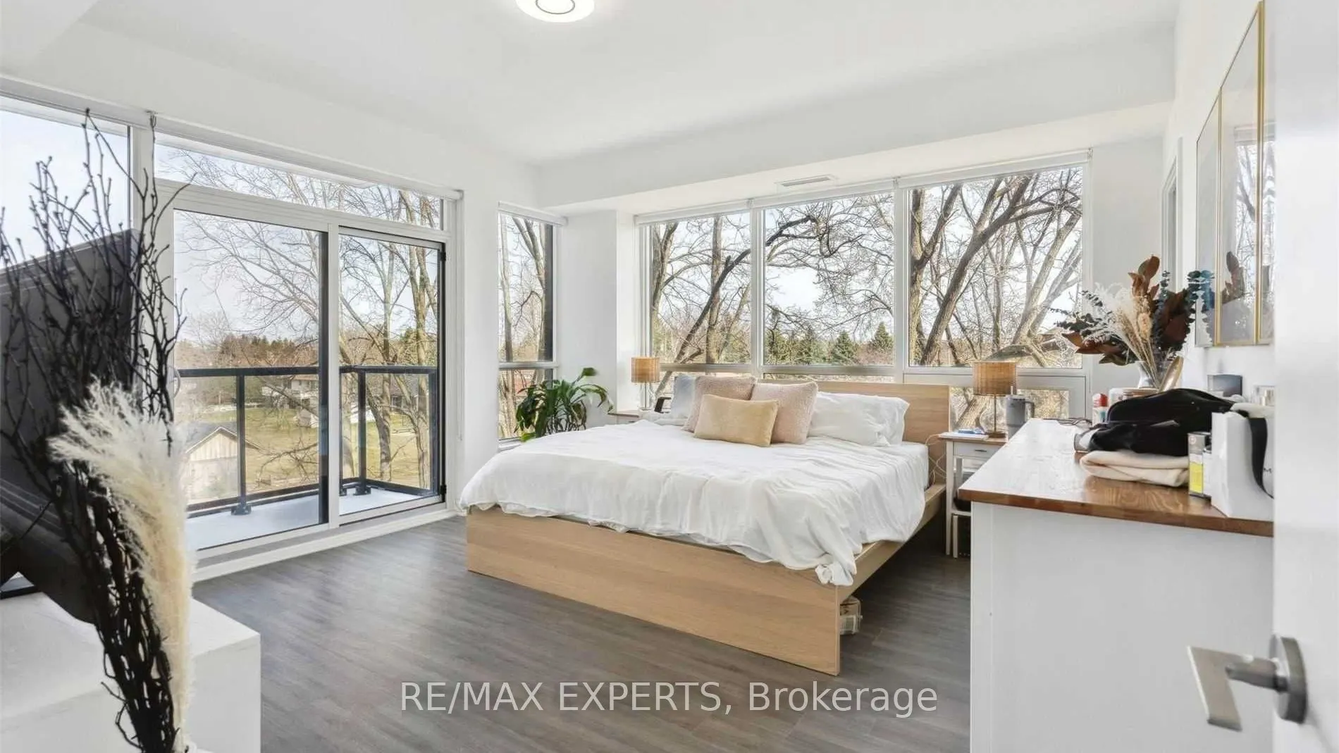 681 Yonge Street, #204