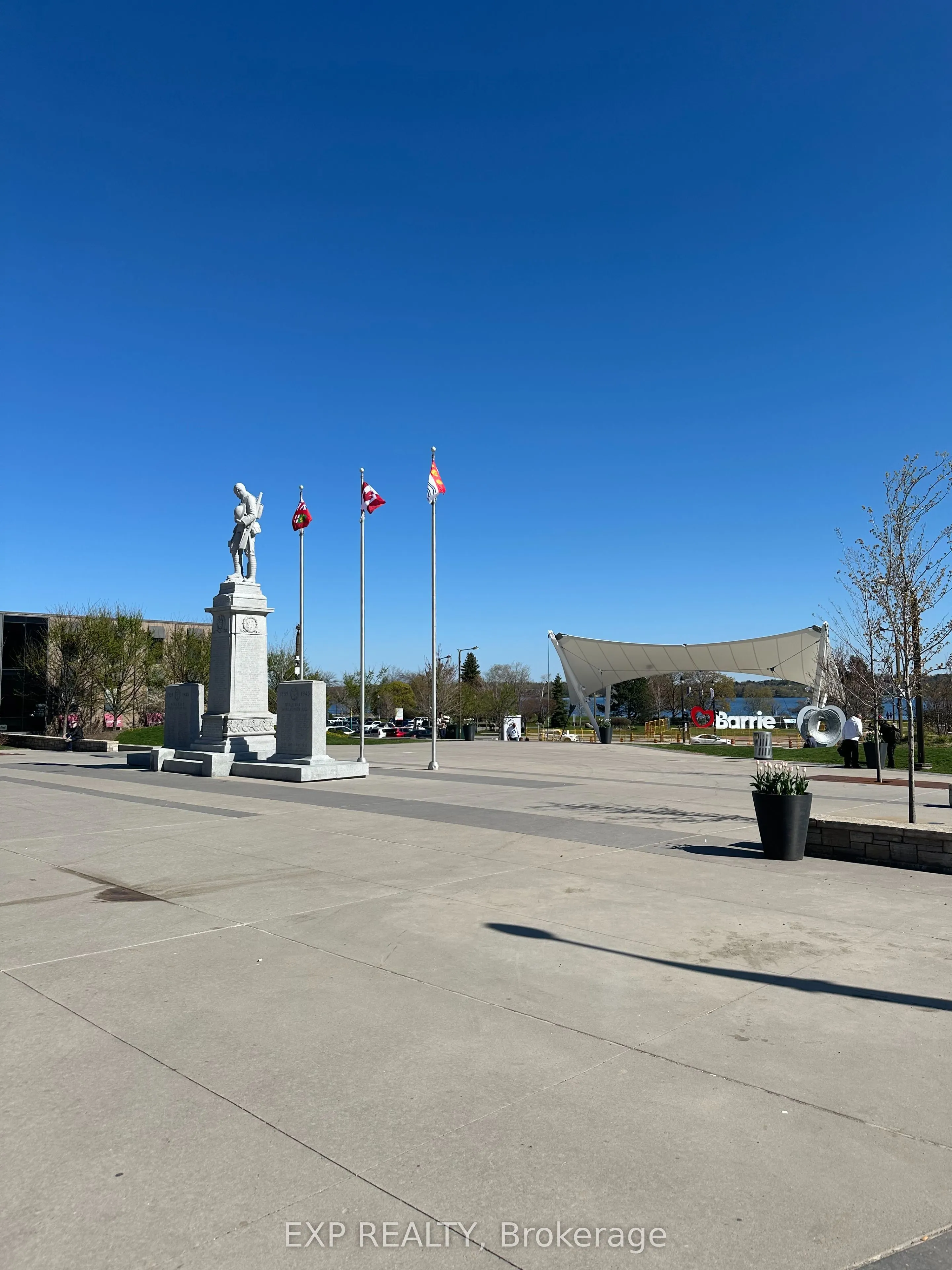 58 Dunlop Street E, #100