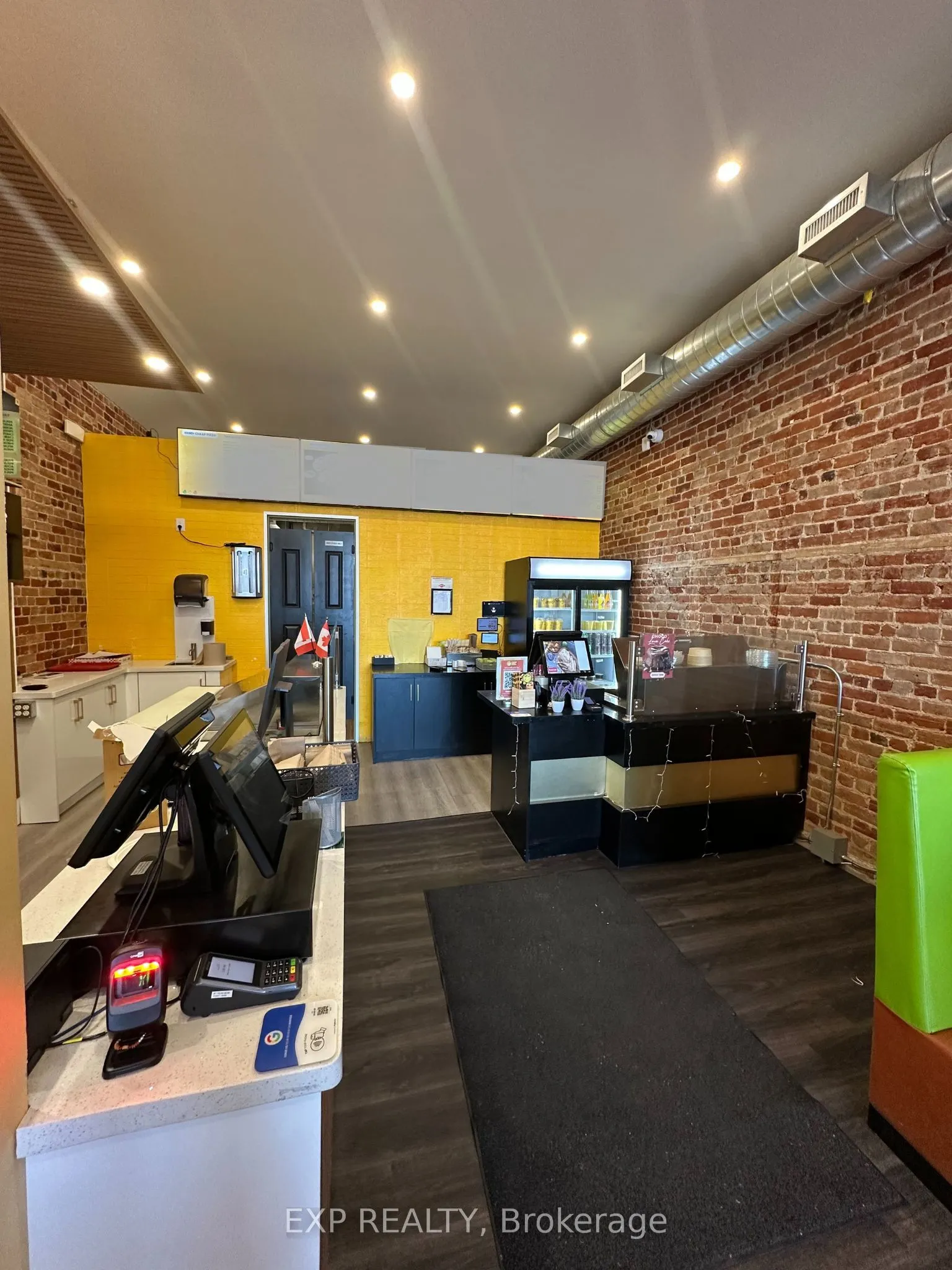 58 Dunlop Street E, #100
