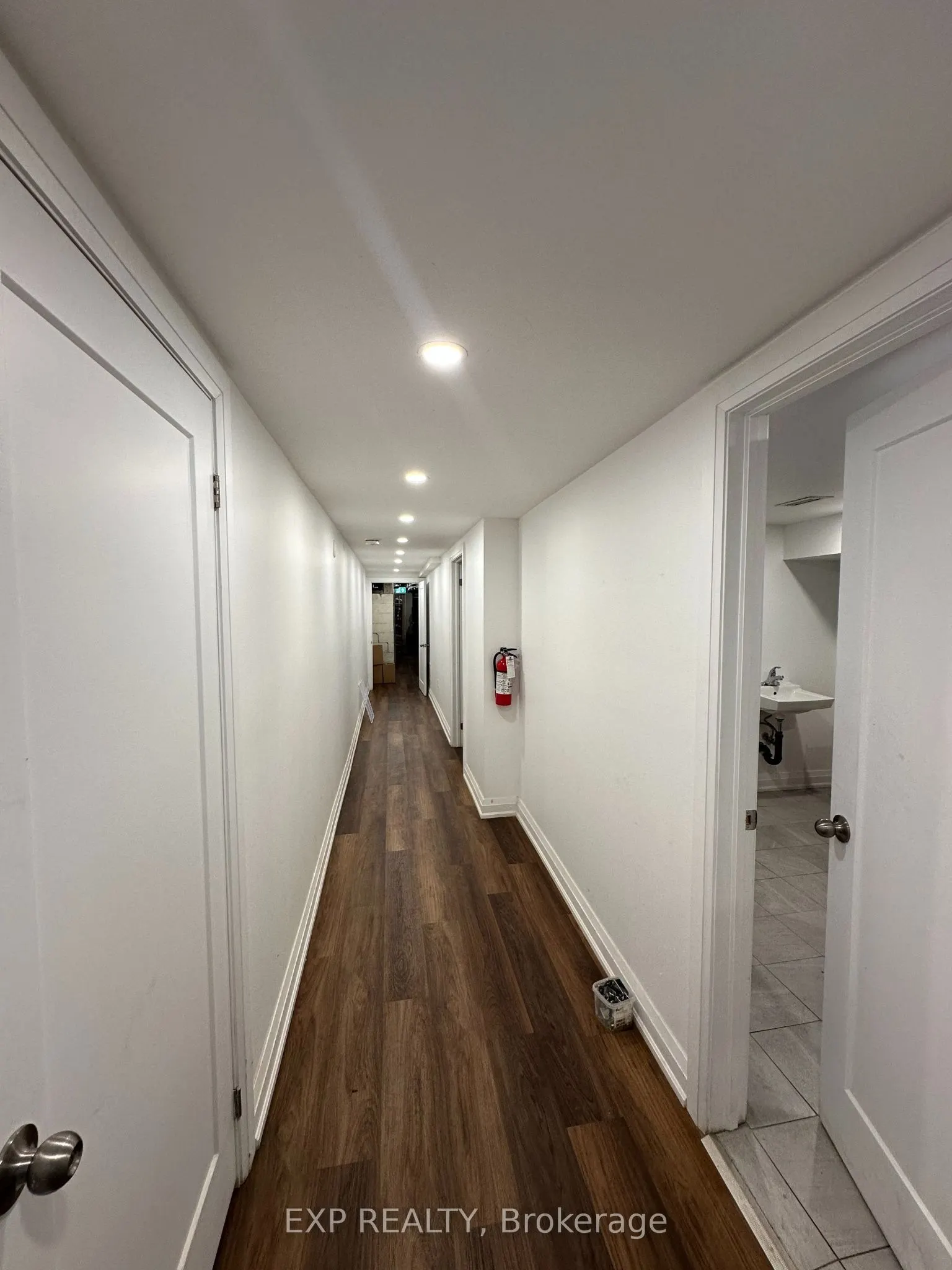 58 Dunlop Street E, #100