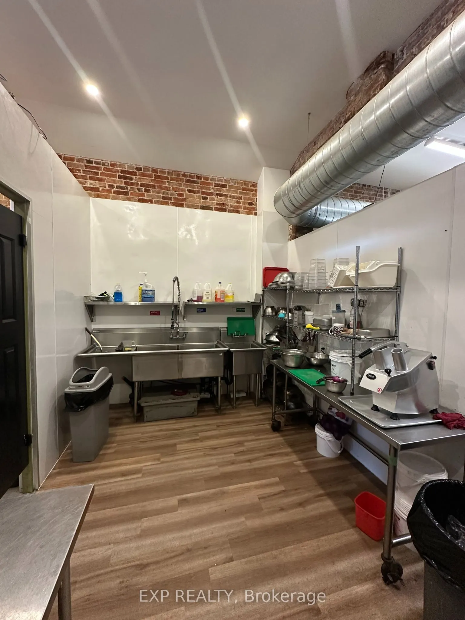 58 Dunlop Street E, #100
