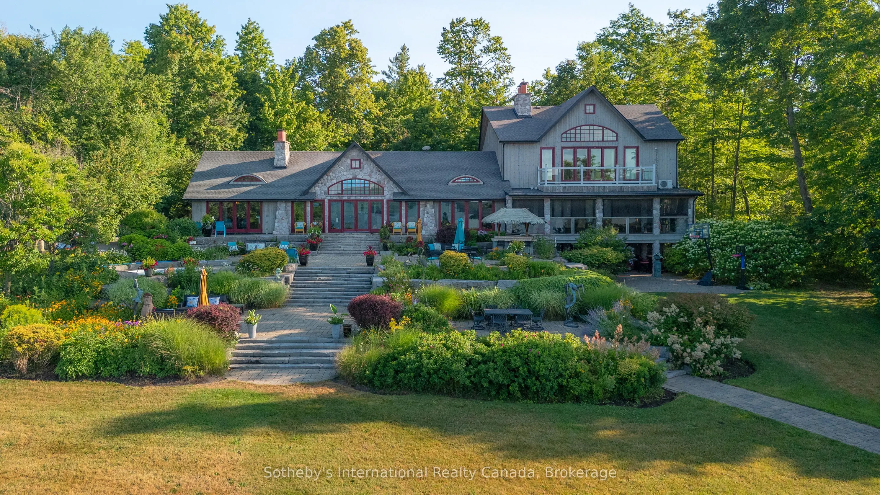 2533 Ridge Road W